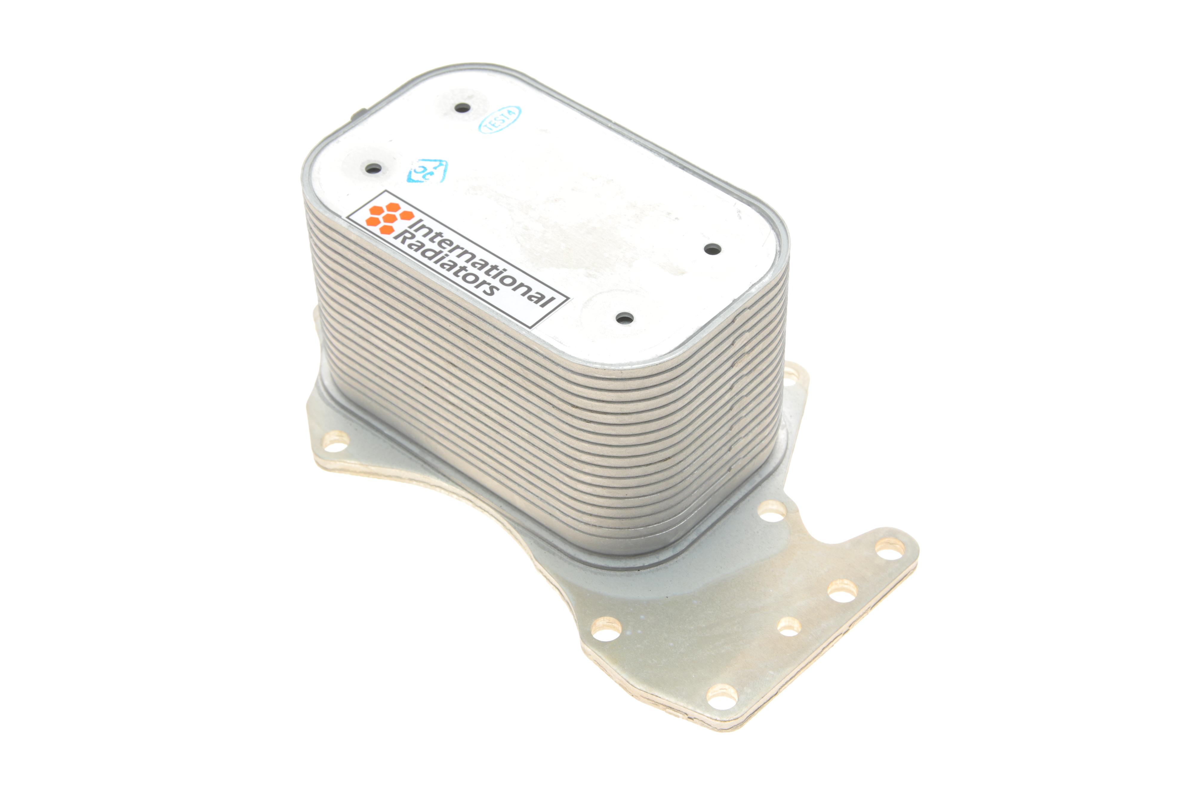 Радіатор оливний Audi A4/A6/A8/Q7/VW Touareg 2.7TDI/3.0TDI/3.0 V6 04-11 (теплообмінник)