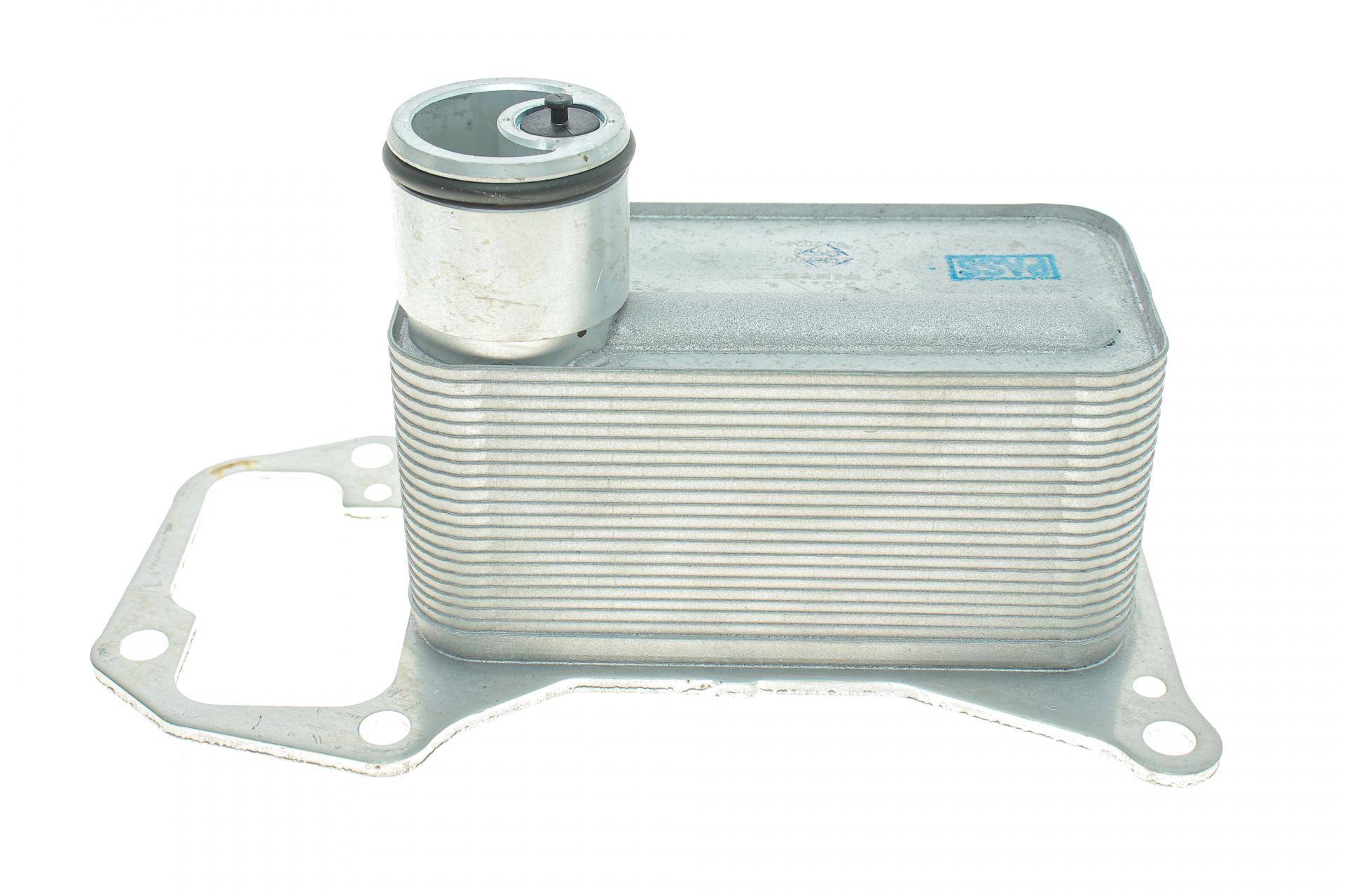 Радіатор масляний BMW X5 3,0D 07- (теплообмінник)