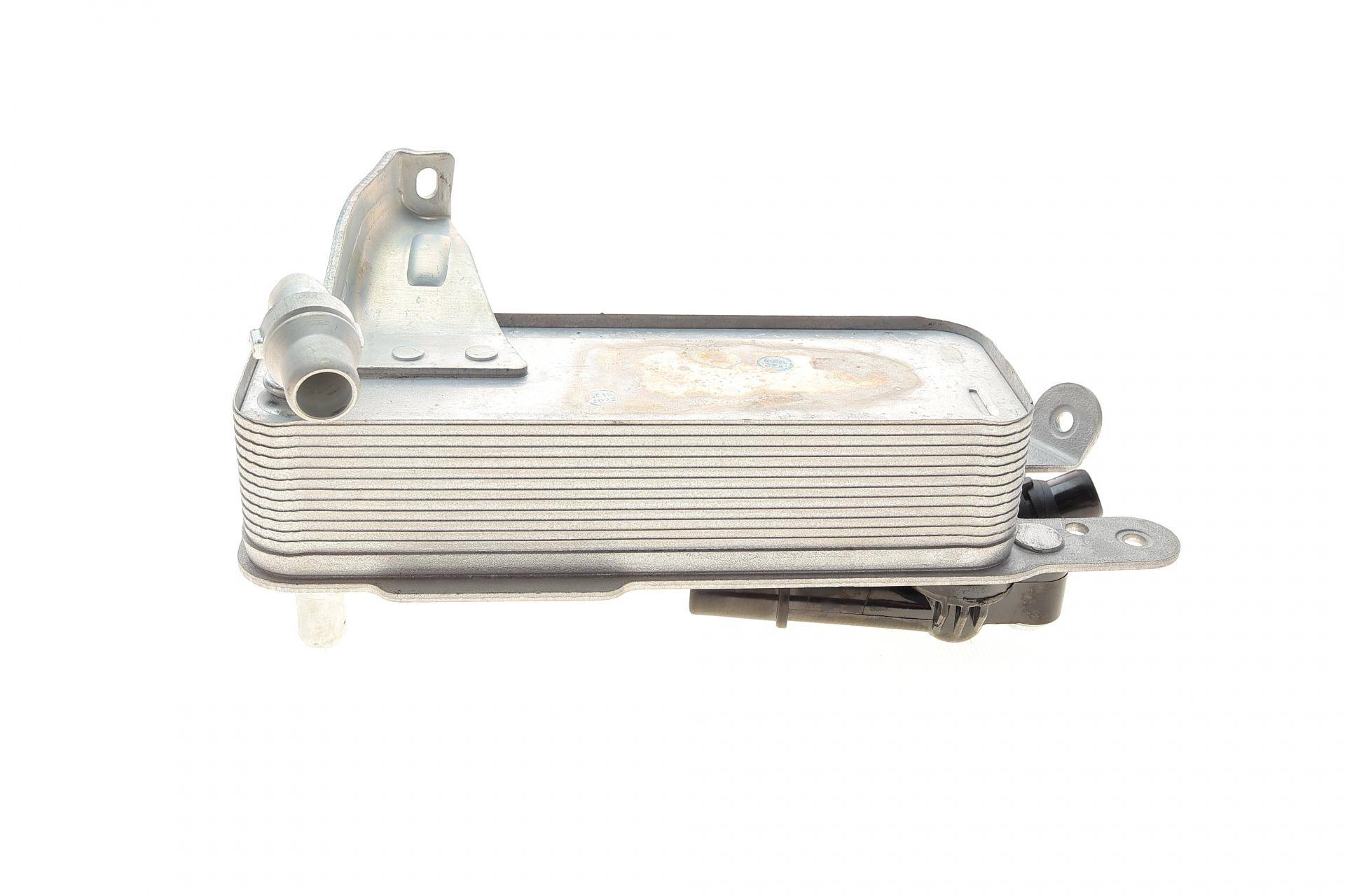 Радіатор оливний BMW 1 (F21)/2 (F22/F87)/3 (F30/F80/F34)/5 (G30/F90/X5 (F15/F90) 15- (N47/B48/B46)