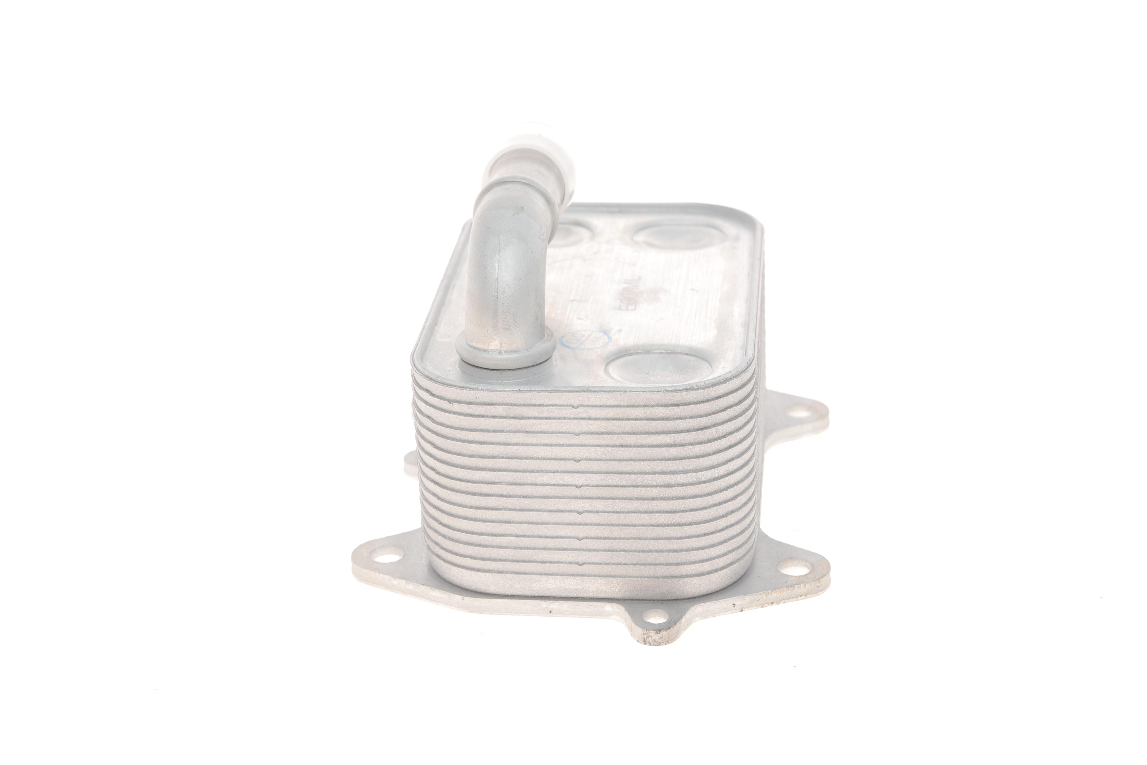 Радіатор масляний Audi A6 2.0 TDI 11-