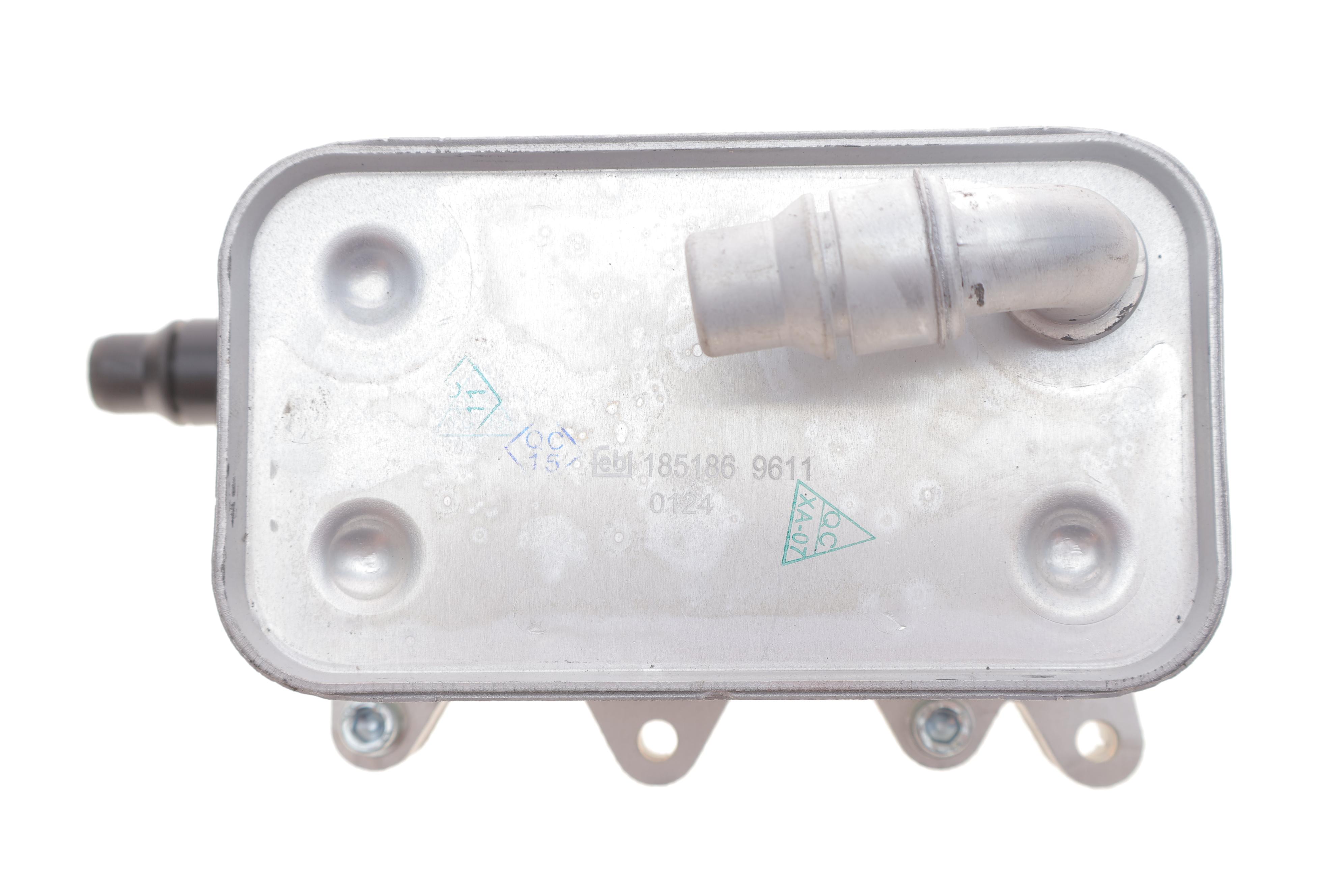 Радіатор масляний BMW 5 (E60)/7 (E65-E67)/X3 (E83) 2.0-4.4D (M47/M57/M67/N47) 02-10 (теплообмінник)