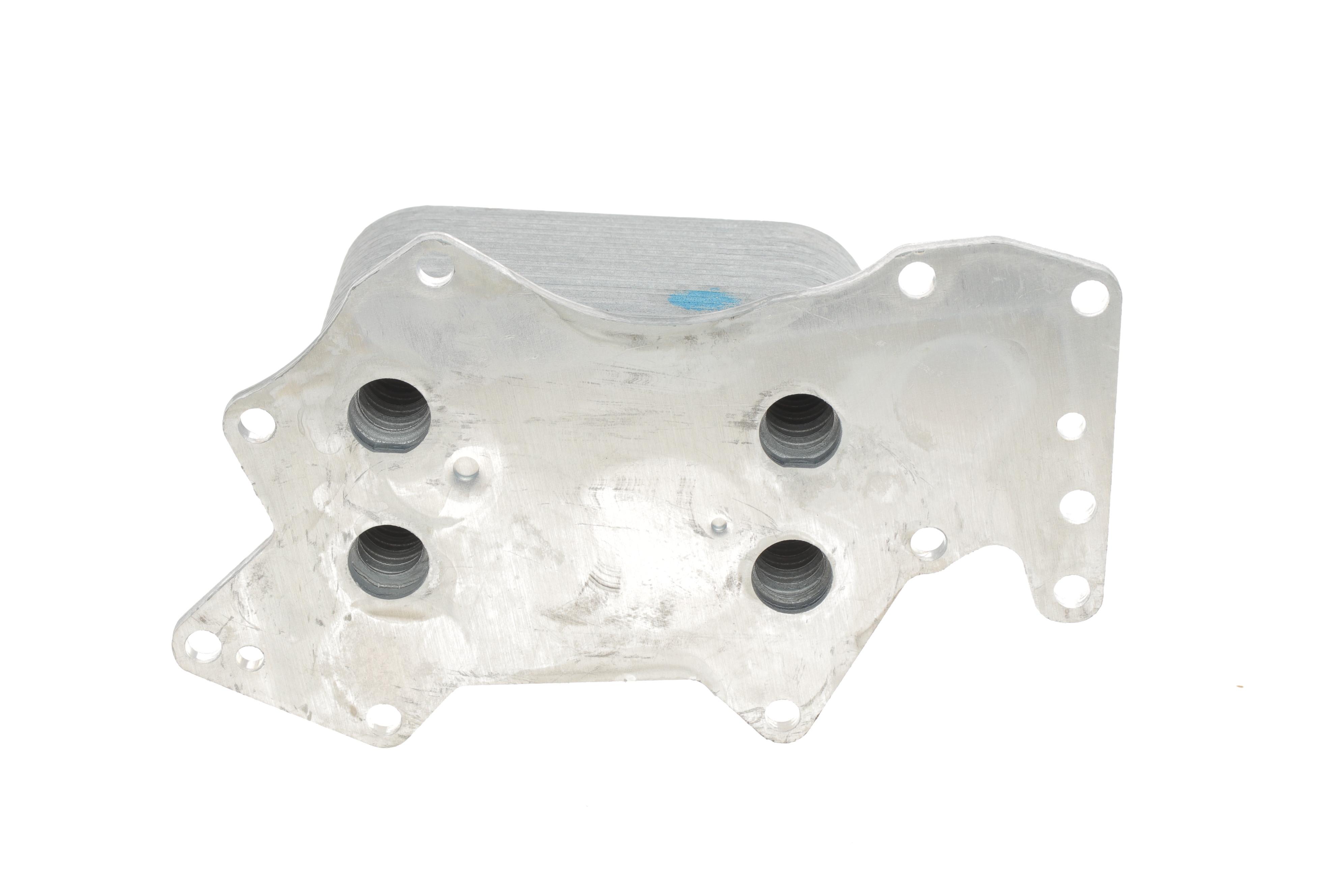 Радіатор оливний Audi A4/A6/A8/Q7/VW Touareg 2.7TDI/3.0TDI/3.0 V6 04-11 (теплообмінник)