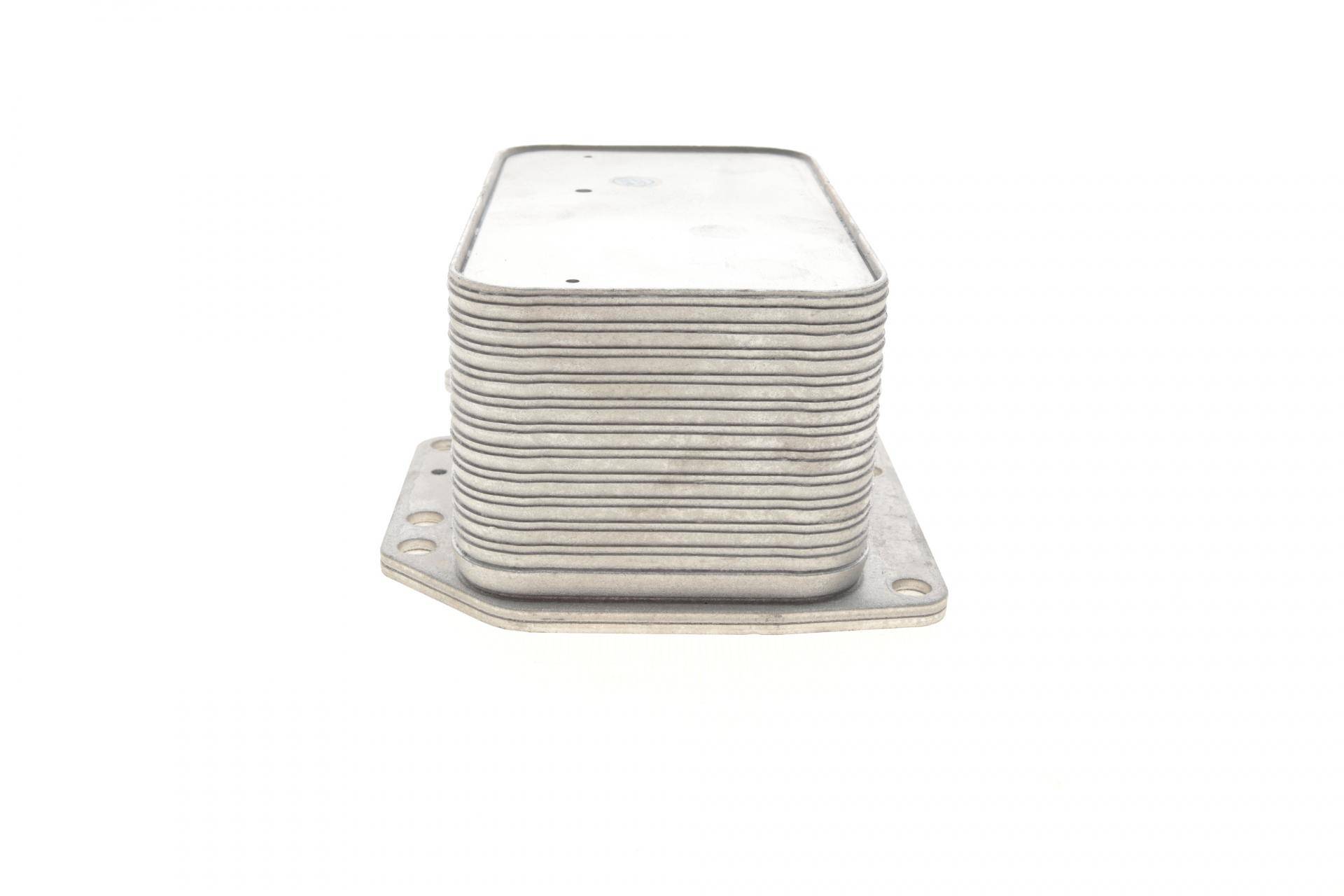 Радіатор масляний Renault Master III 2.3 CDTI 10- FWD /Trafic II 2.0 dCi 06- (теплообмінник)