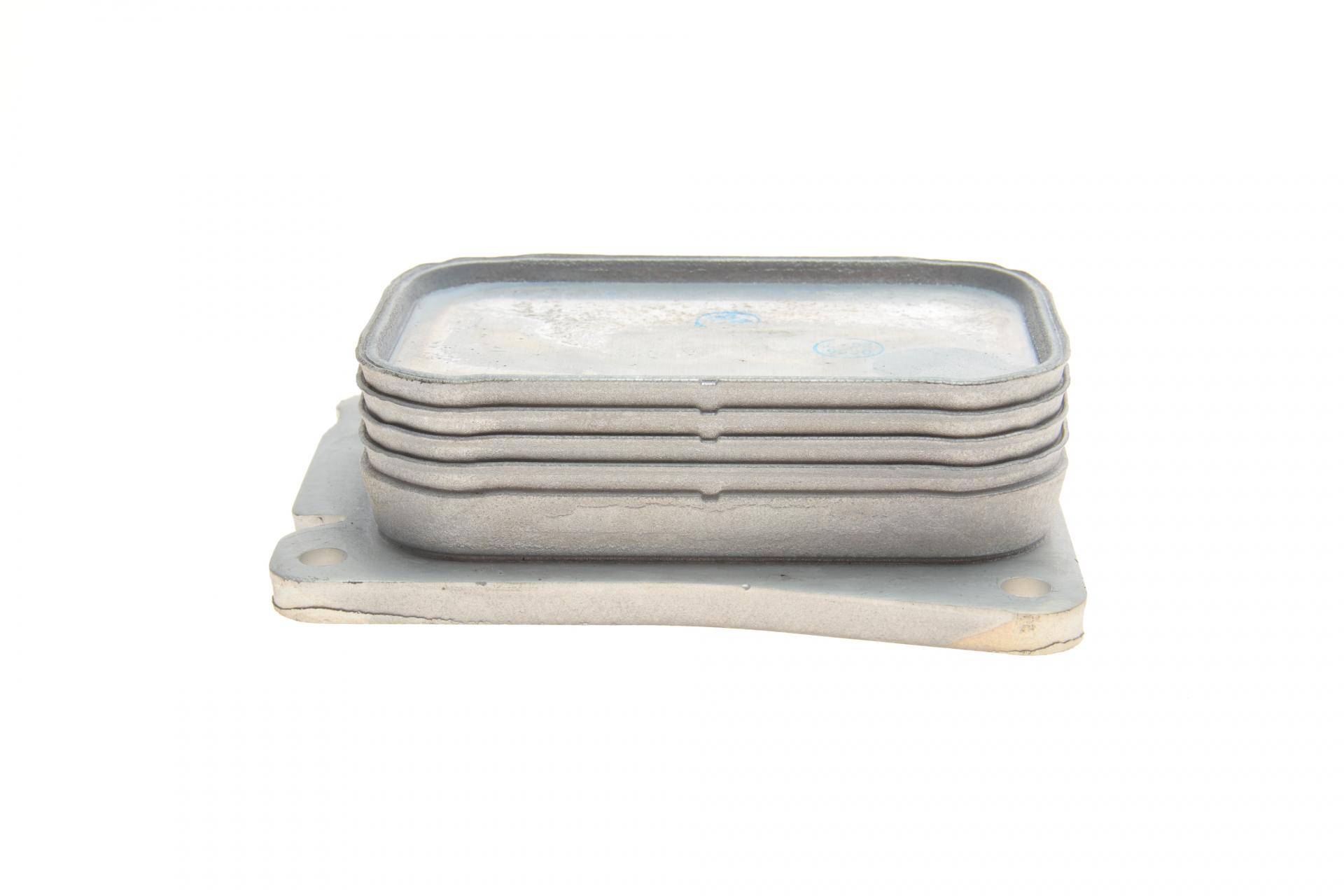 Радіатор масляний MB C-class (W203/W204)/E-class (W211/W212) 02-15