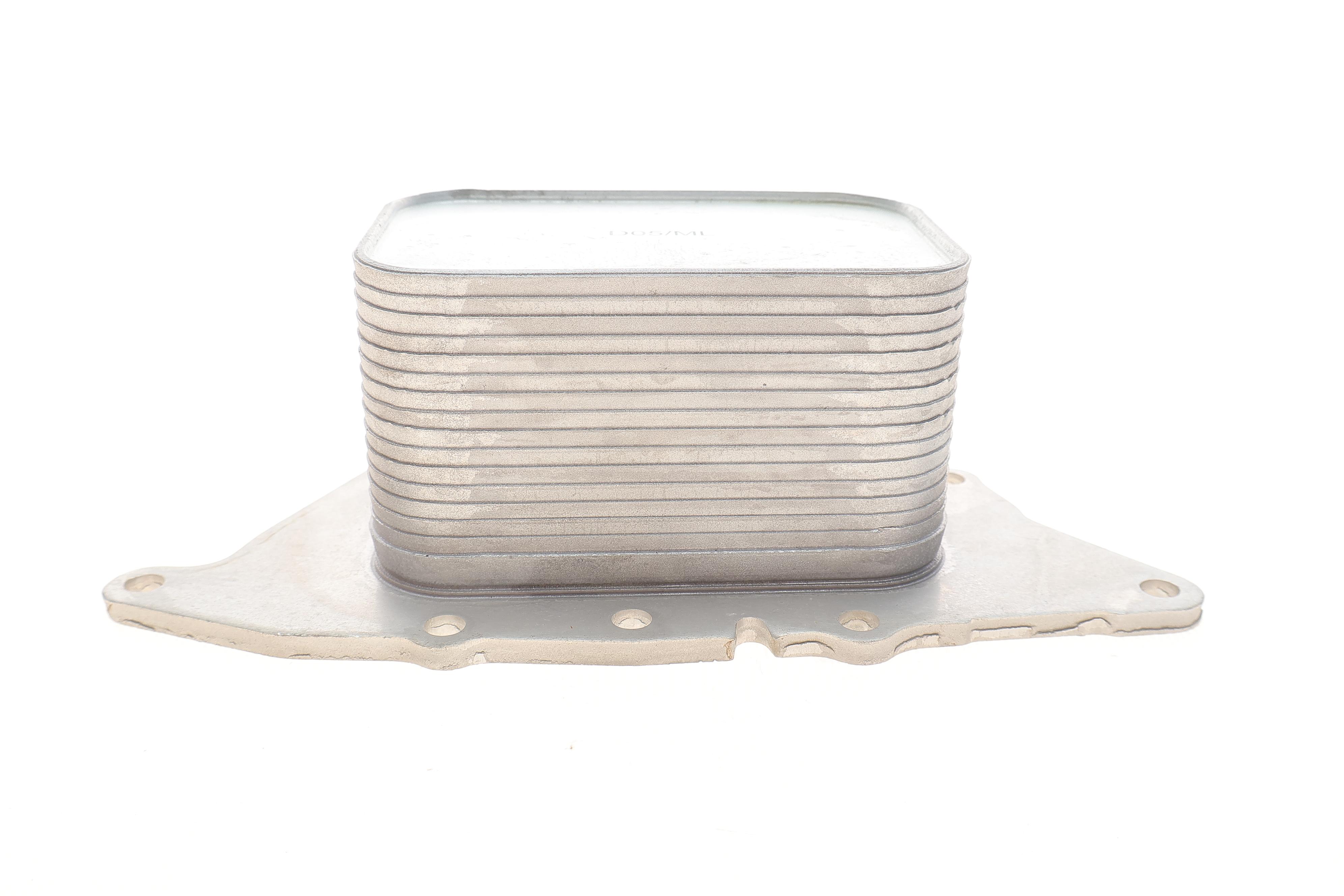 Радіатор масляний BMW 1 (F20/F21)/2 (F45) 1.5/2.0D 15- B37/B38/B46/B48