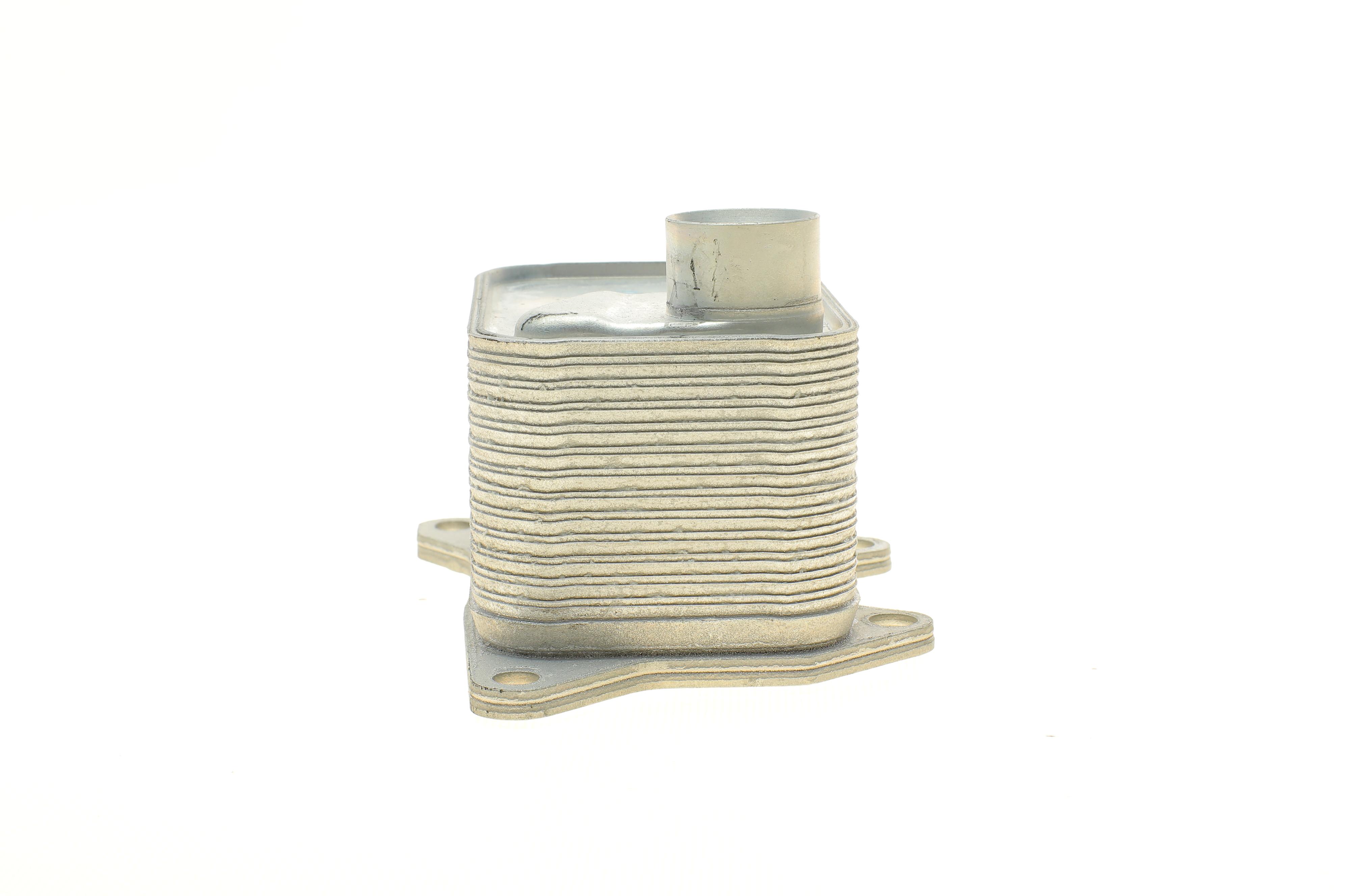 Радіатор масляний VW Golf/Passat/Polo/Touran 2.0 13- (з прокладкою)