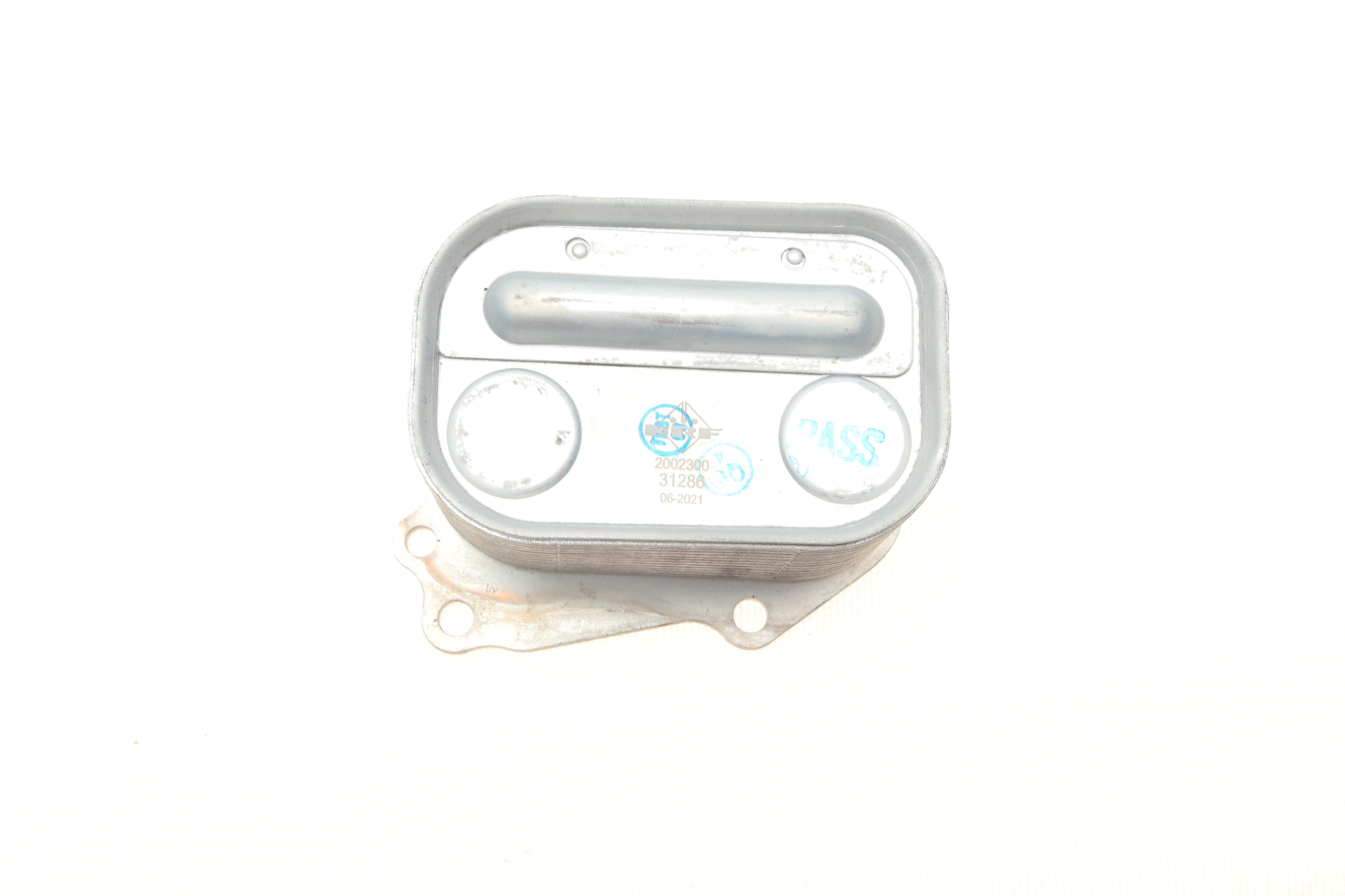 Радіатор оливний BMW 1 (F20/F21)/3 (F30/F80) 11- (теплообмінник)