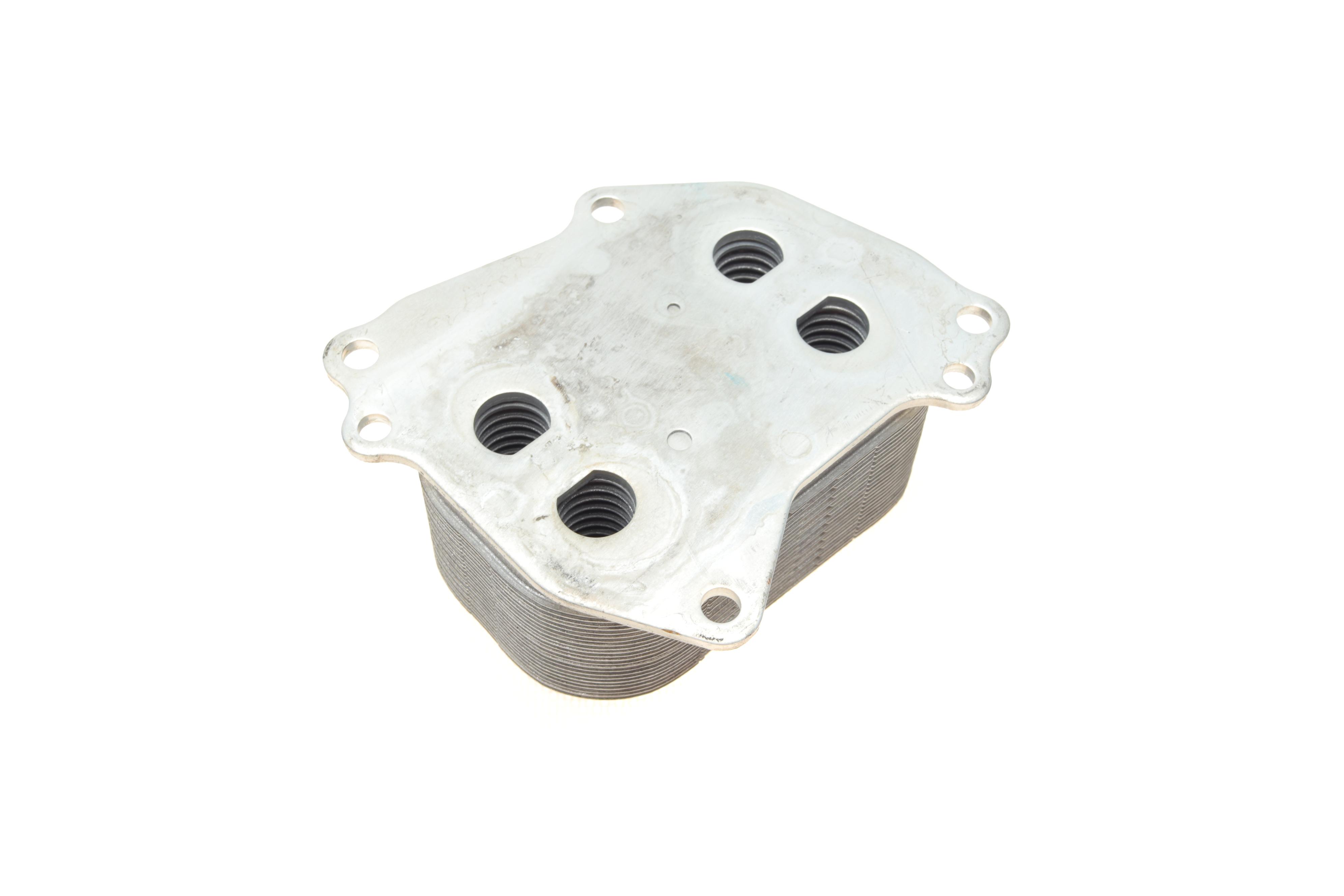 Радіатор оливний BMW 1 (F20/F21)/3 (F30/F80) 11- (теплообмінник)