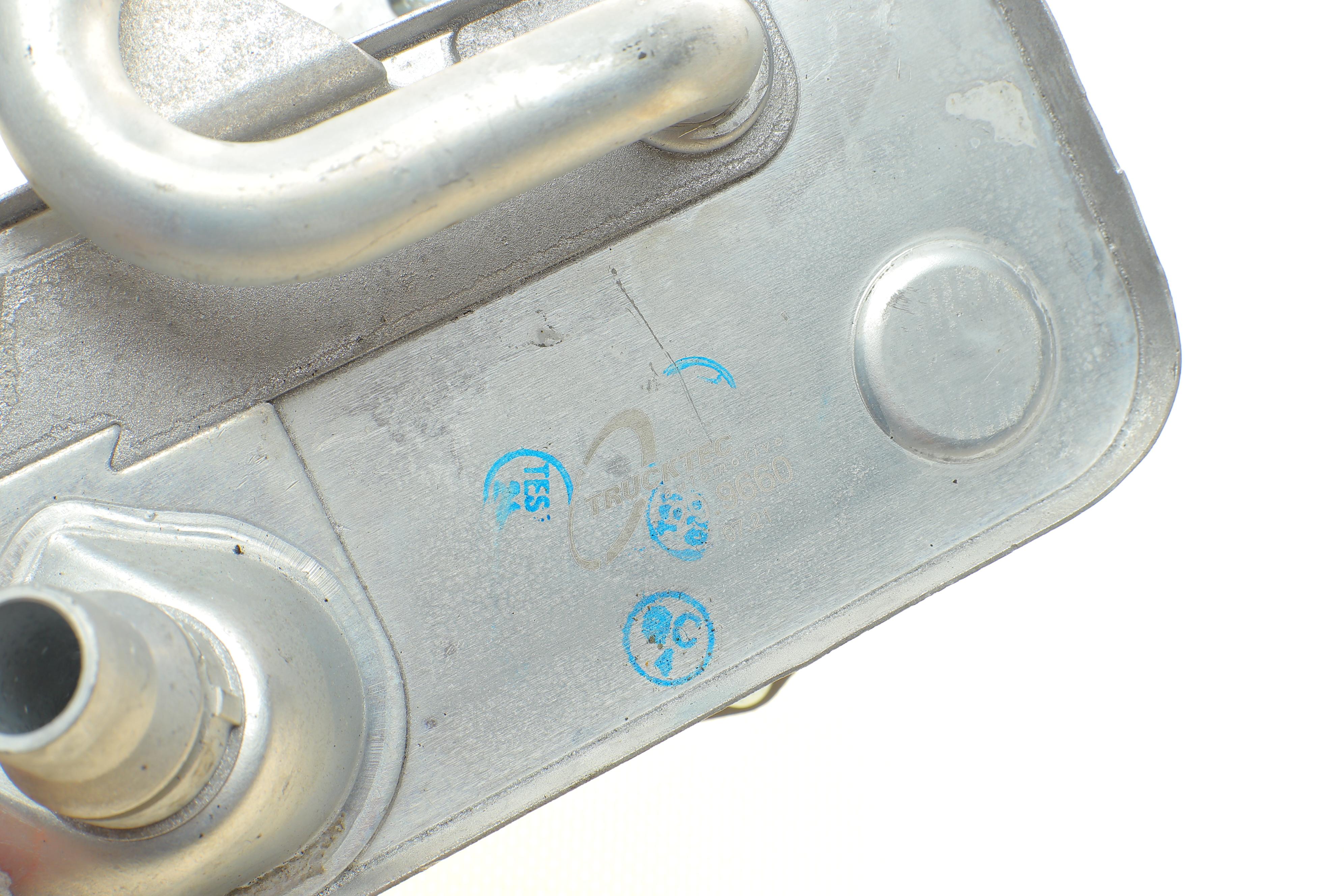 Радіатор масляний BMW 3 (E90) 06-11 N54/N55