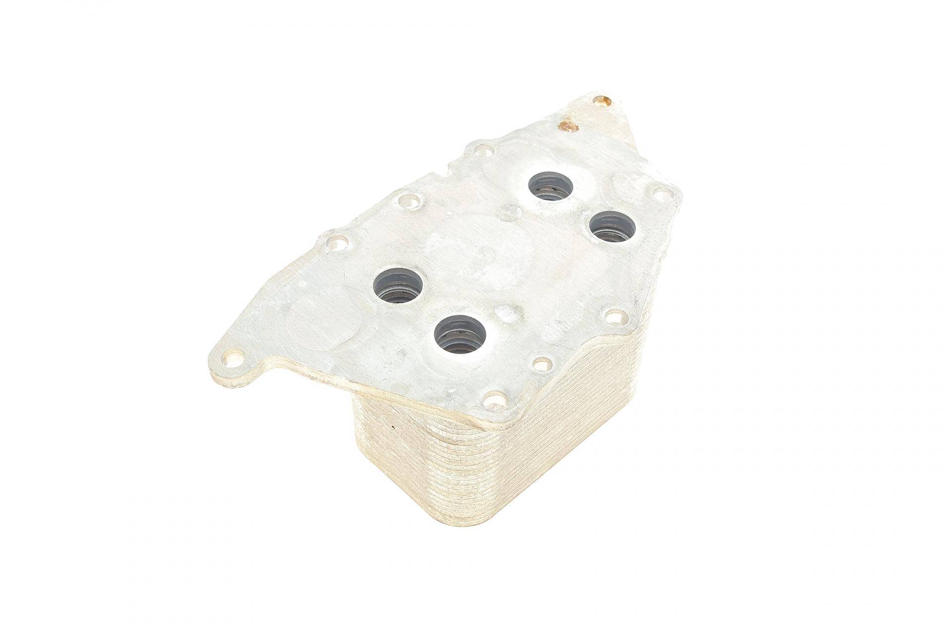 Радіатор масляний BMW 2 (F45/F46)/X1 (F48)/X2 (F39) B47 2.0 14- (теплообмінник)