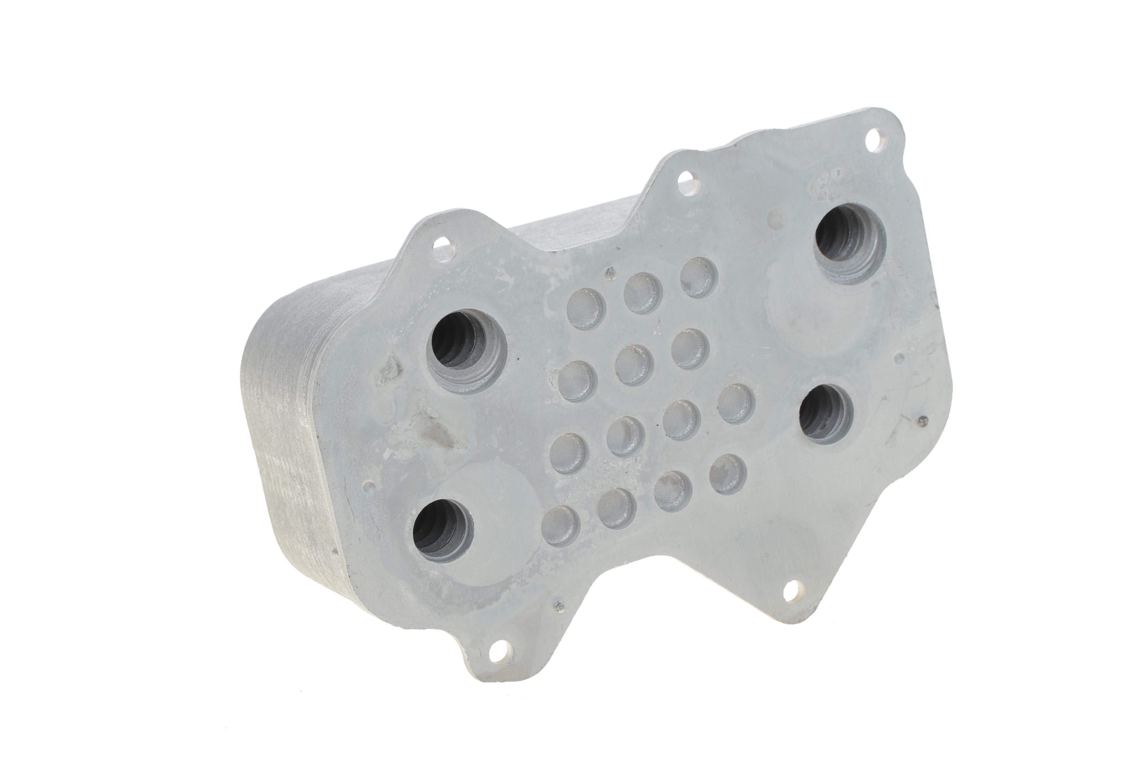 Радіатор масляний Audi A6/A8/VW Phaeton 98-16 (теплообмінник)