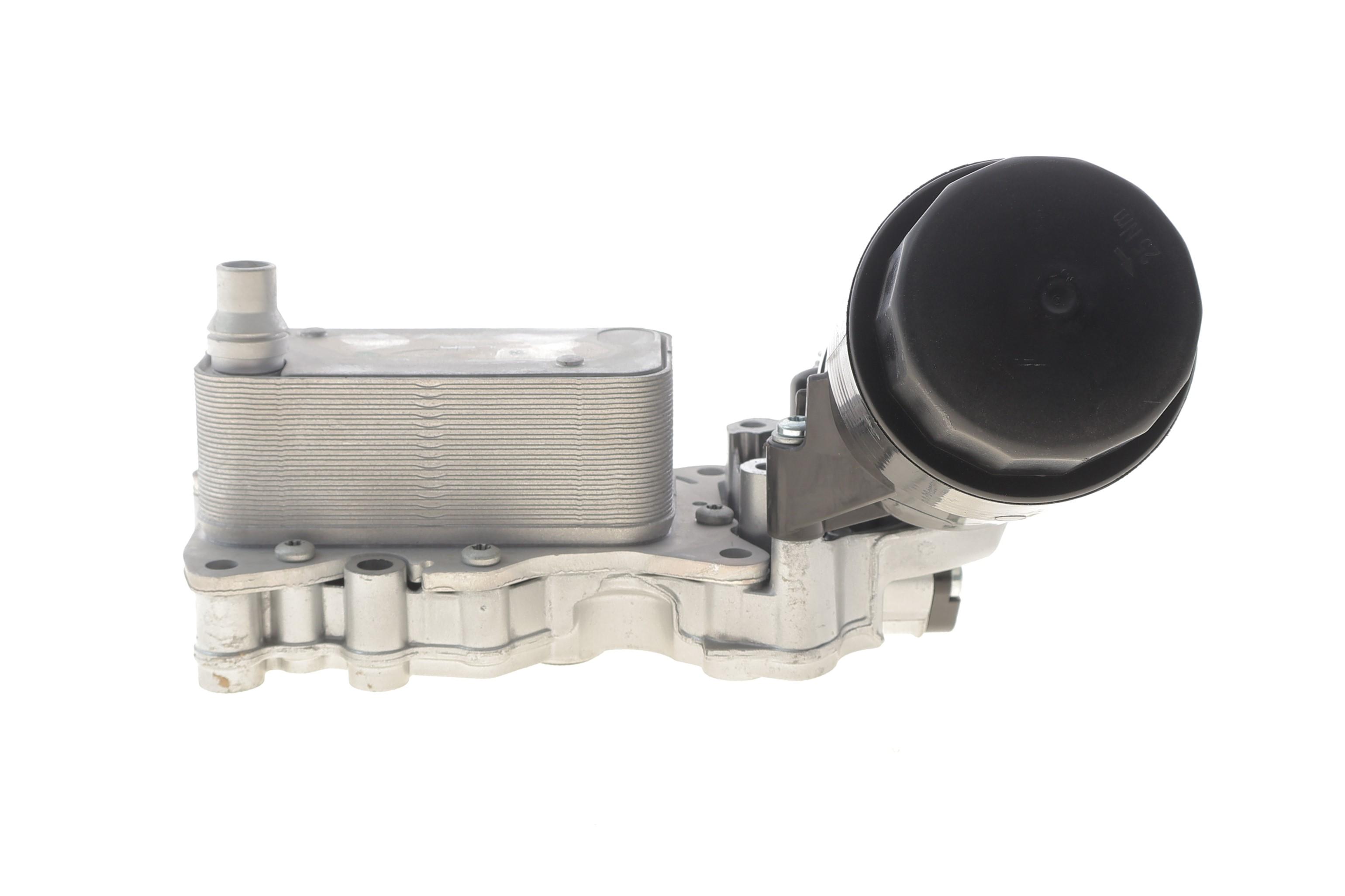 Радіатор масляний MB A-class (W176)/B-class (W246/W242) 11-18 OM651