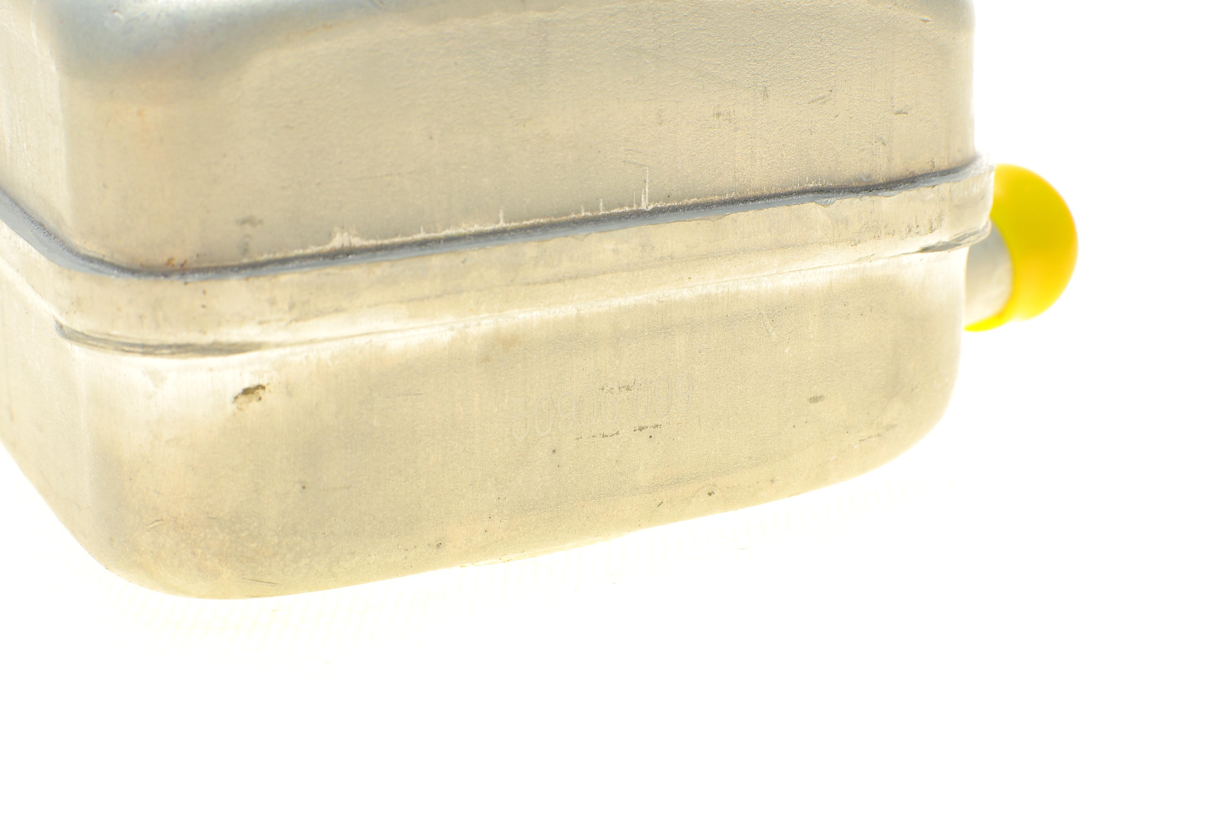 Радіатор оливи VW Caddy/Crafter/T5 1.9/2.5TDI 03-15 (теплообмінник)