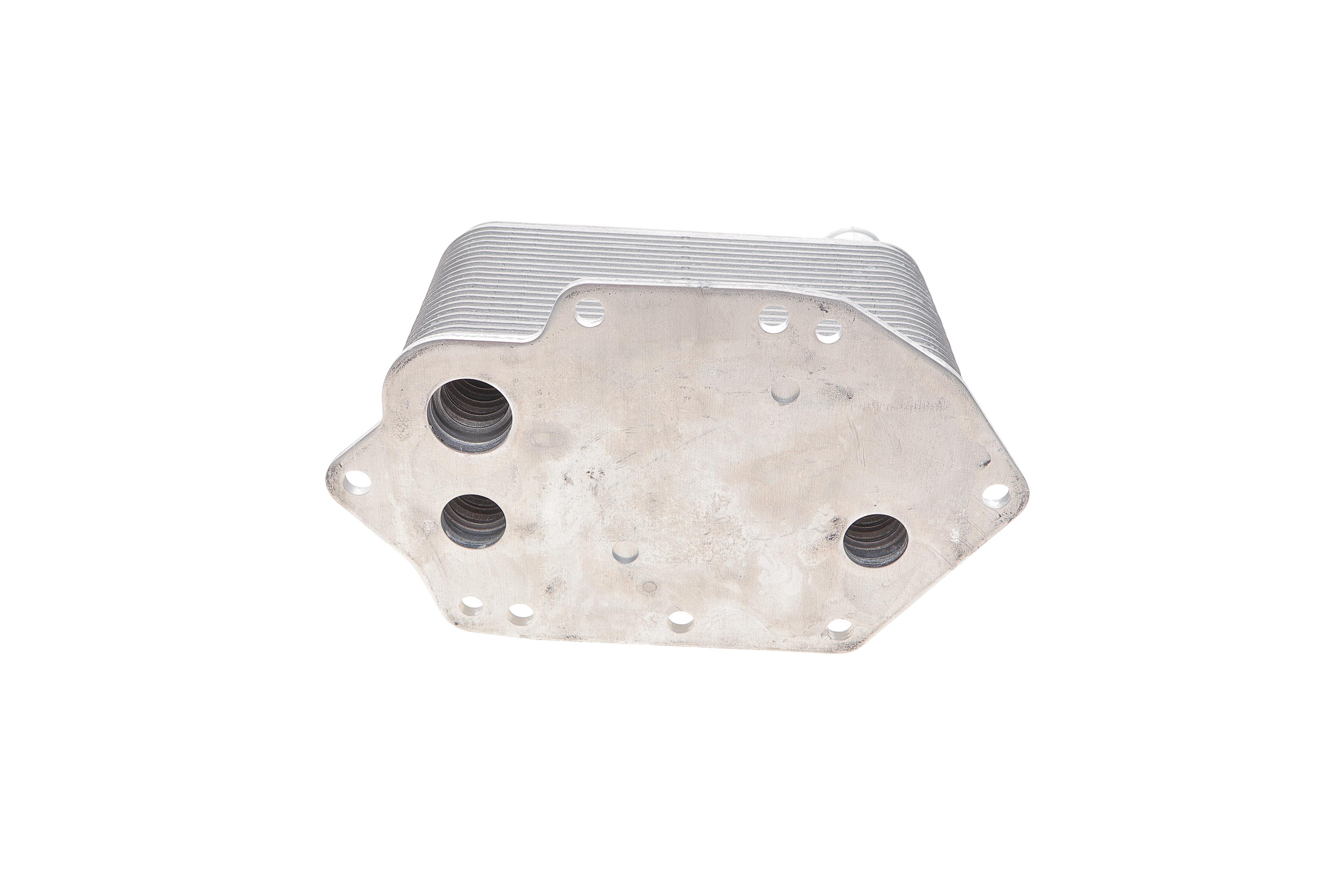 Радіатор масляний BMW 3 (E90/E93)/5 (E60/E61)/6 (E63/E64) 02-13 (теплообмінник)