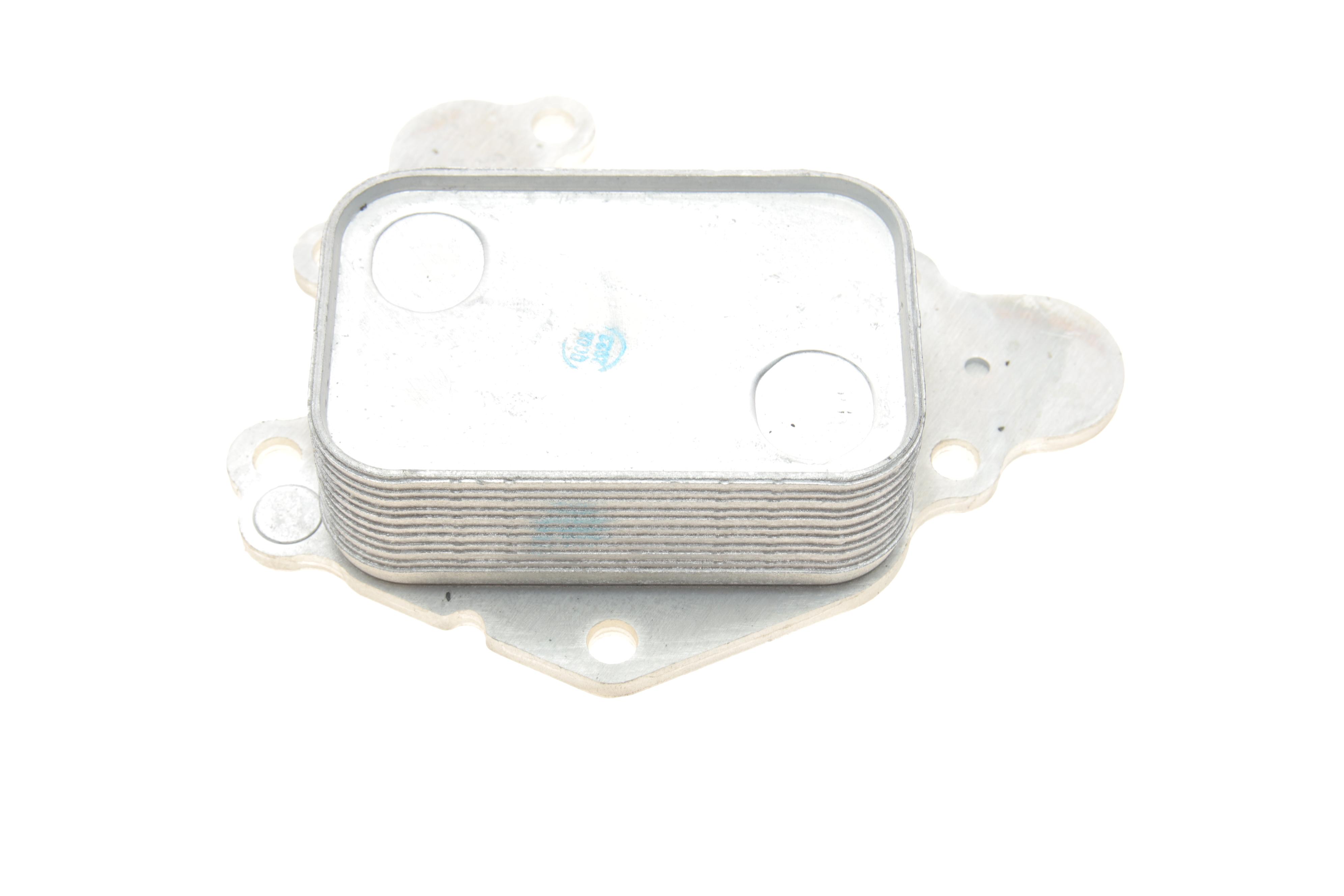 Радіатор масляний Citroen Berlingo/C3/C4/Peugeot 208/308 1.2THP/PureTech (теплообмінник)