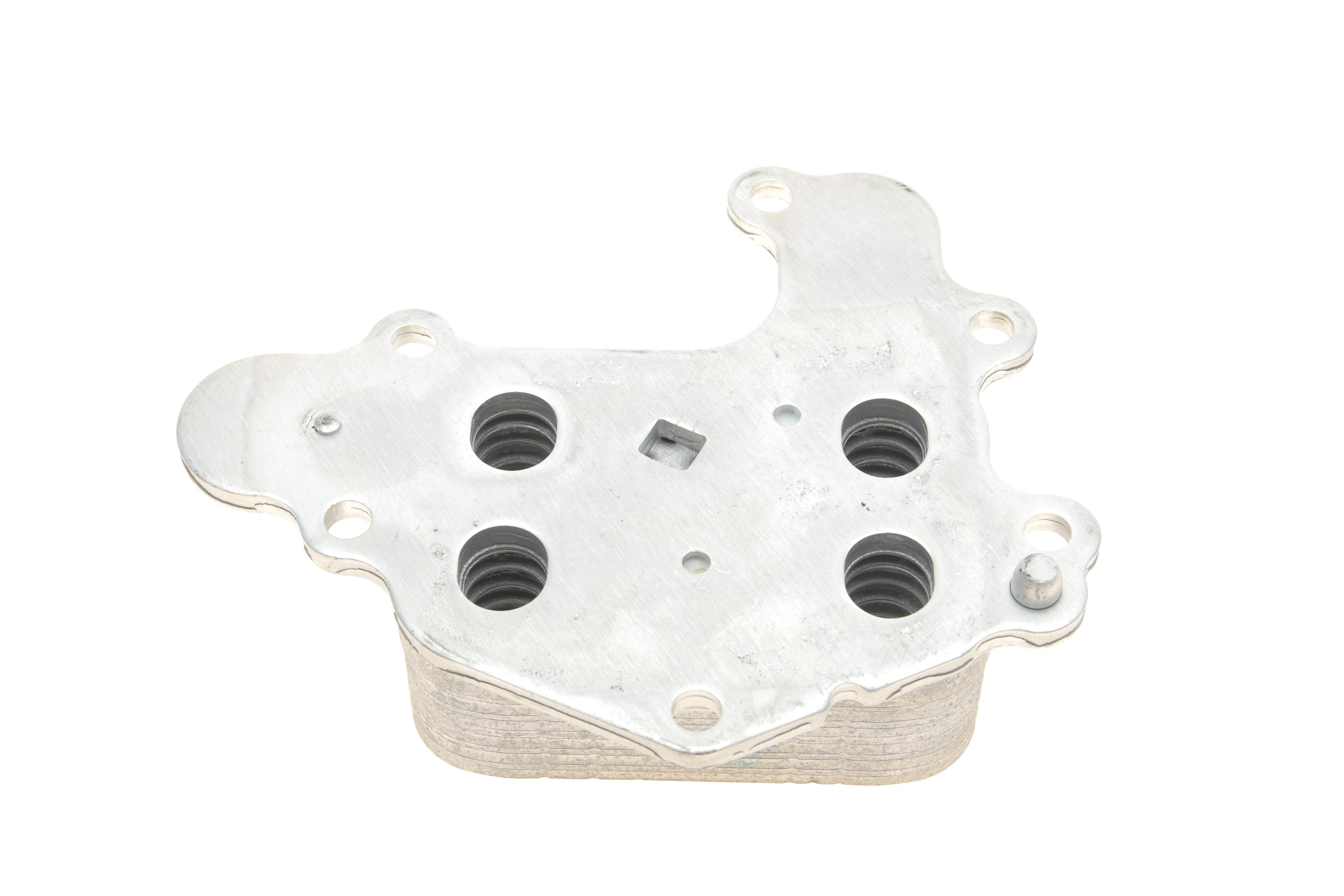 Радіатор масляний Citroen Berlingo/C3/C4/Peugeot 208/308 1.2THP/PureTech (теплообмінник)