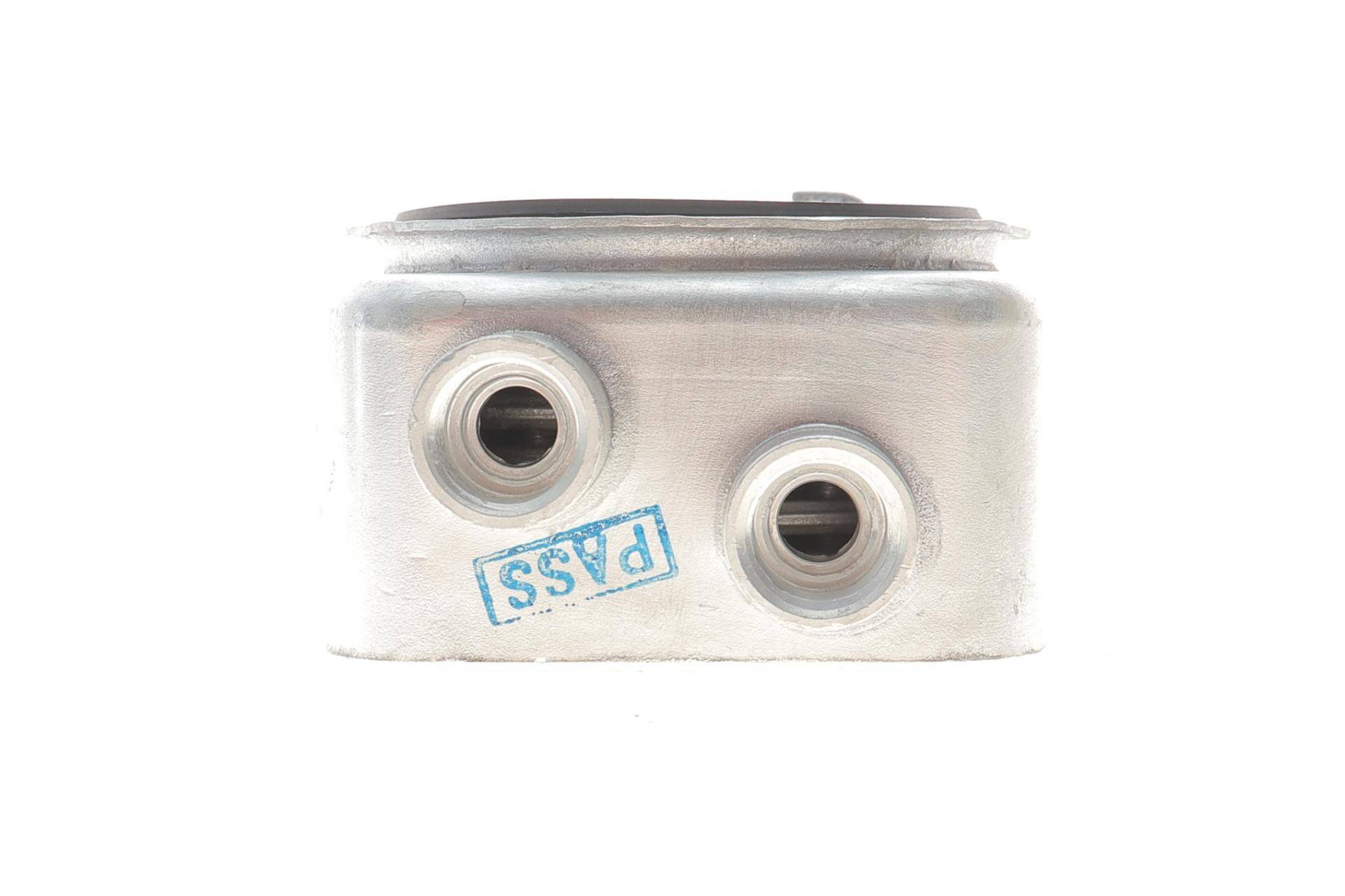 Радіатор масляний Opel Insignia 2.0 08-