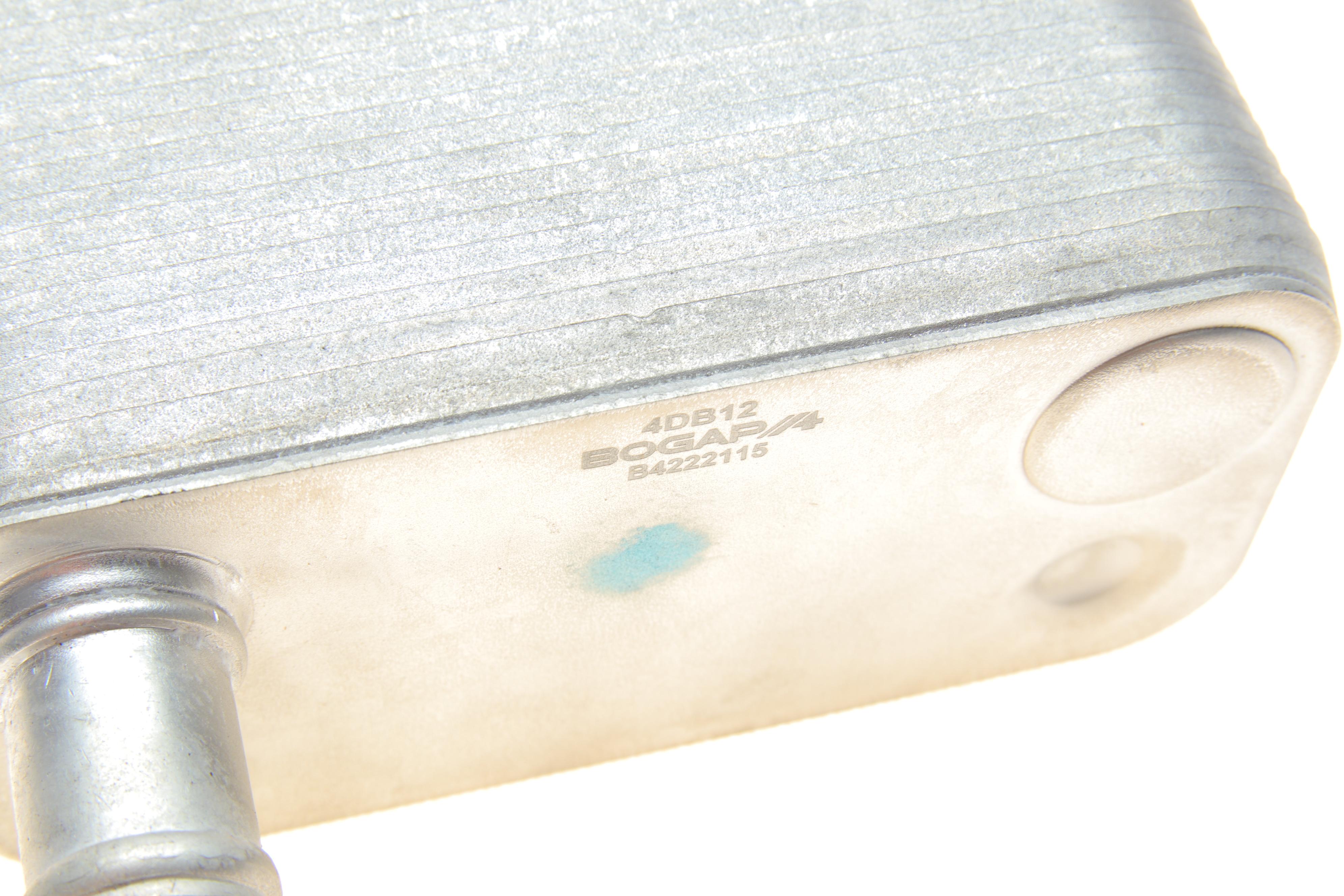 Радіатор масляний BMW 3/5/6/7/X3/X5/X6 (N57) 02-13 (теплообменник)