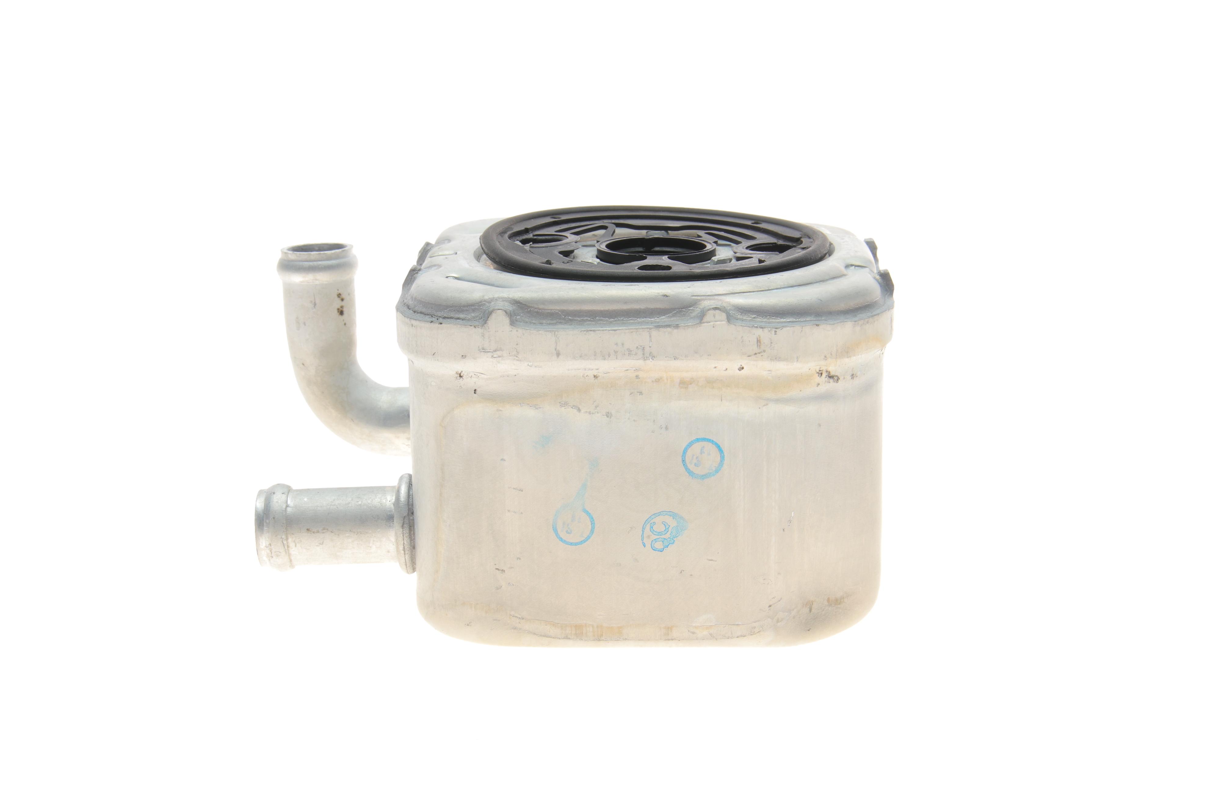 Радіатор масляний VW Passat/Audi A4/A6 2.5TDI 00-