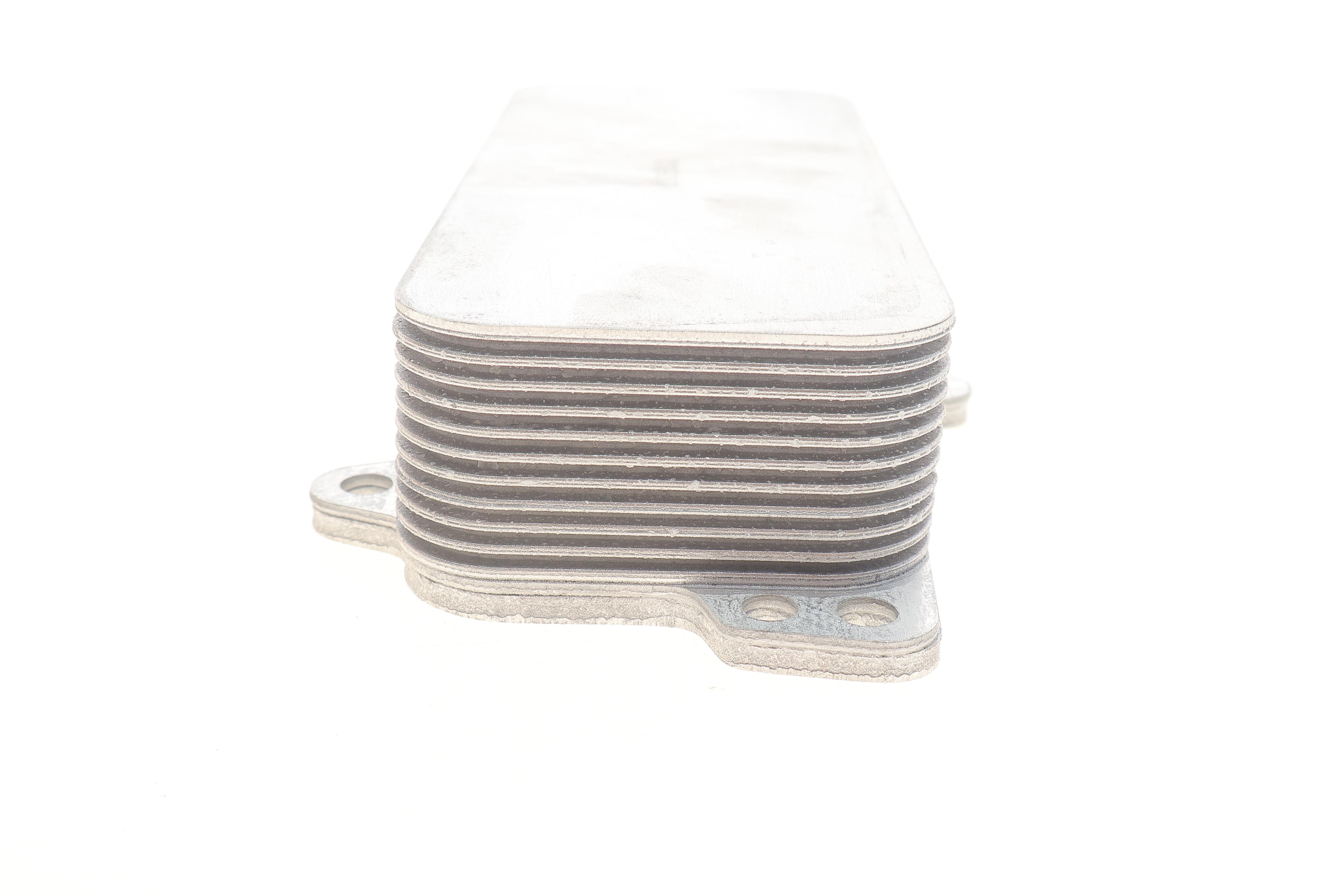 Радіатор масляний VW T5 2.5TDI 03- (теплообмінник)