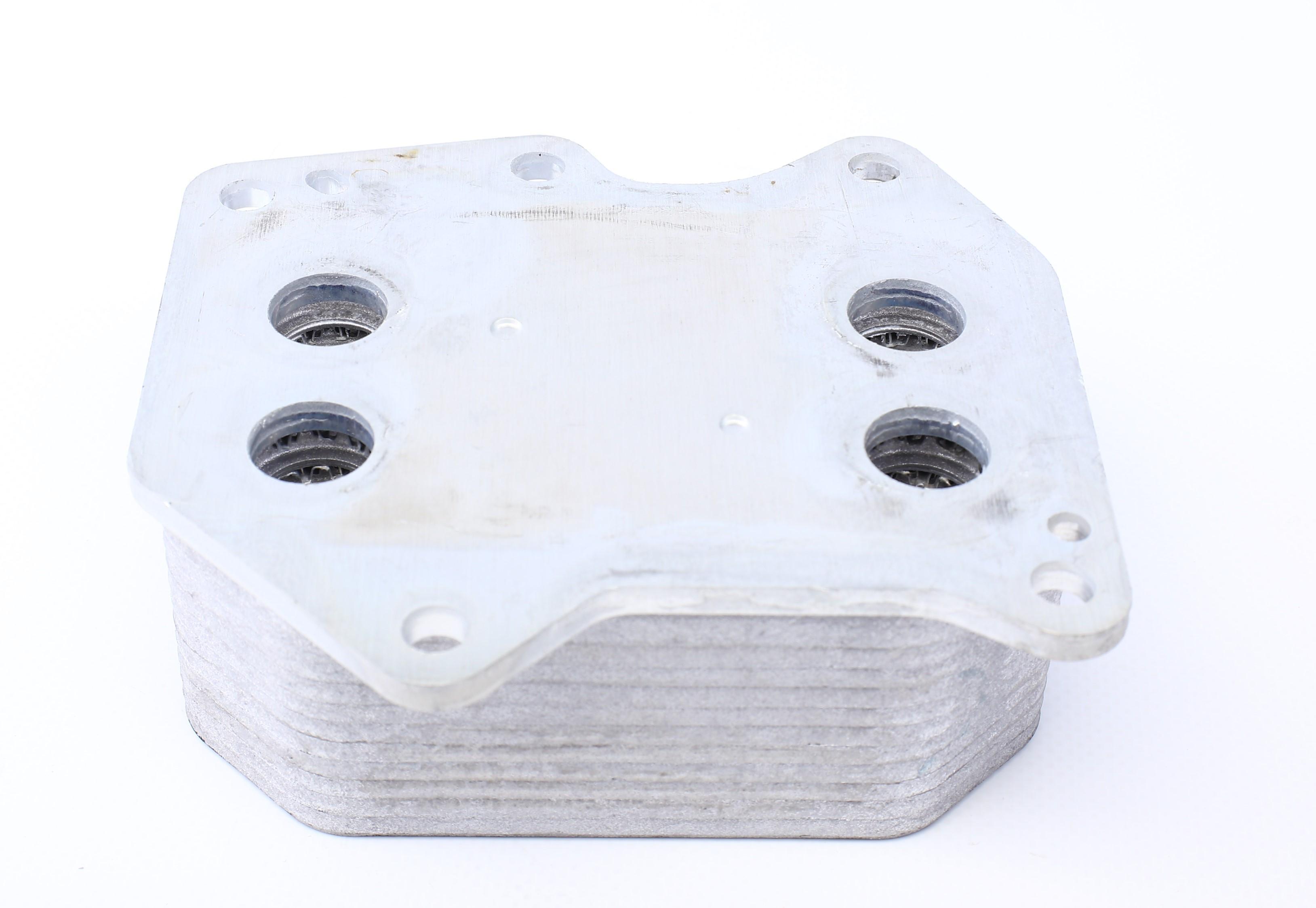 Радіатор масляний Citroen Jumper/Fiat Ducato/Peugeot Boxer 2.2HDi 06- (теплообмінник)