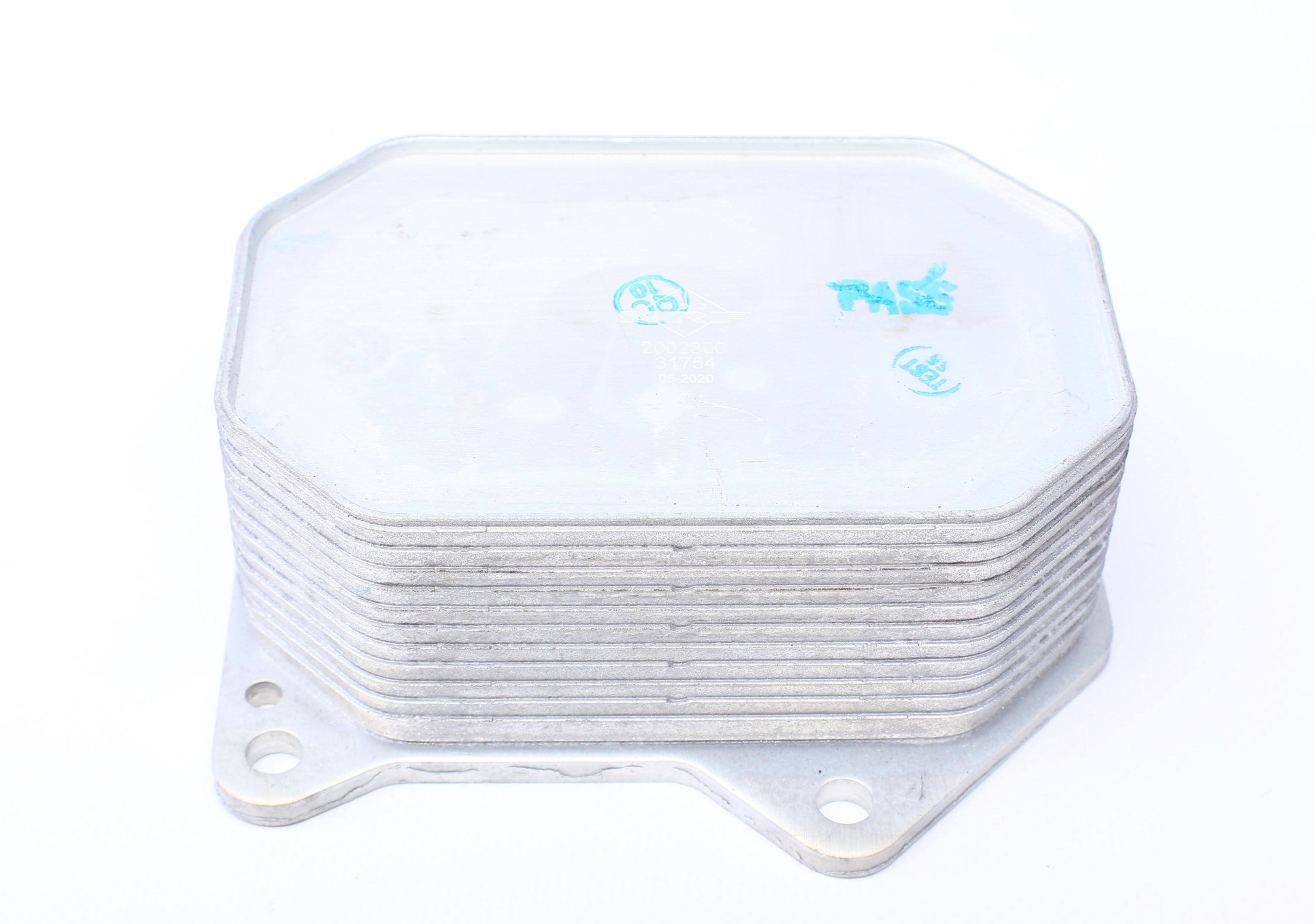 Радіатор масляний Citroen Jumper/Fiat Ducato/Peugeot Boxer 2.2HDi 06- (теплообмінник)