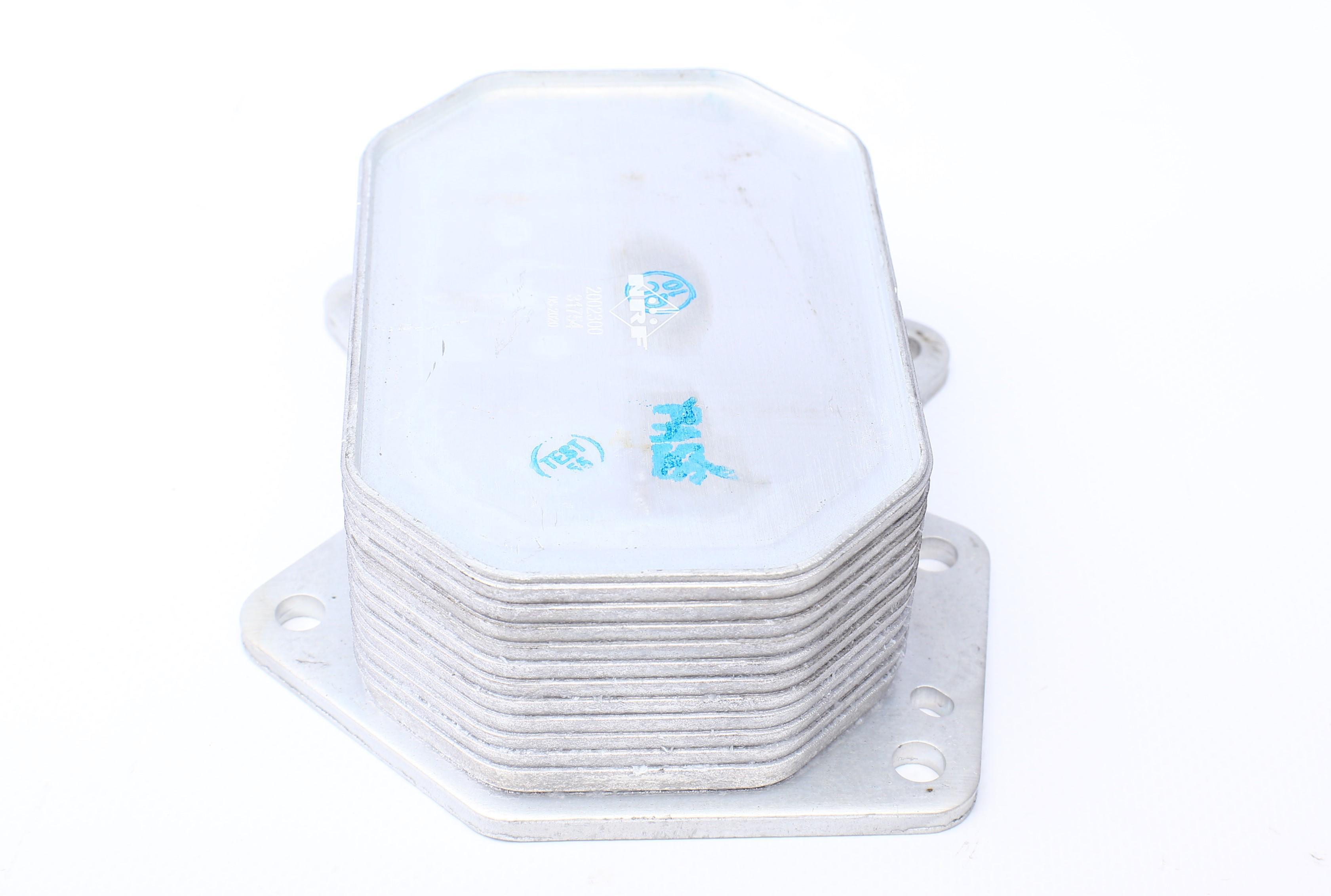 Радіатор масляний Citroen Jumper/Fiat Ducato/Peugeot Boxer 2.2HDi 06- (теплообмінник)