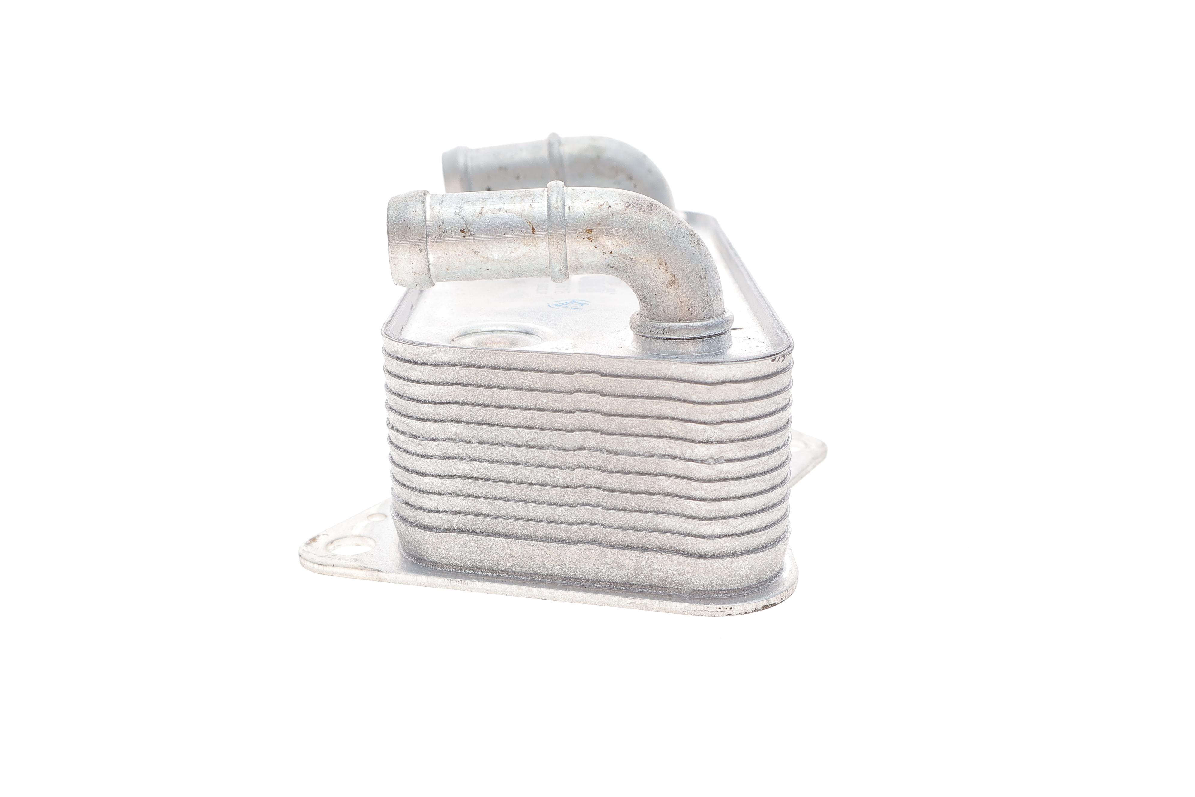 Радіатор масляний VW Caddy III/IV/Passat 05-14/Skoda Octavia 1.2-2.0/1.6-2.0 TDI 04-13