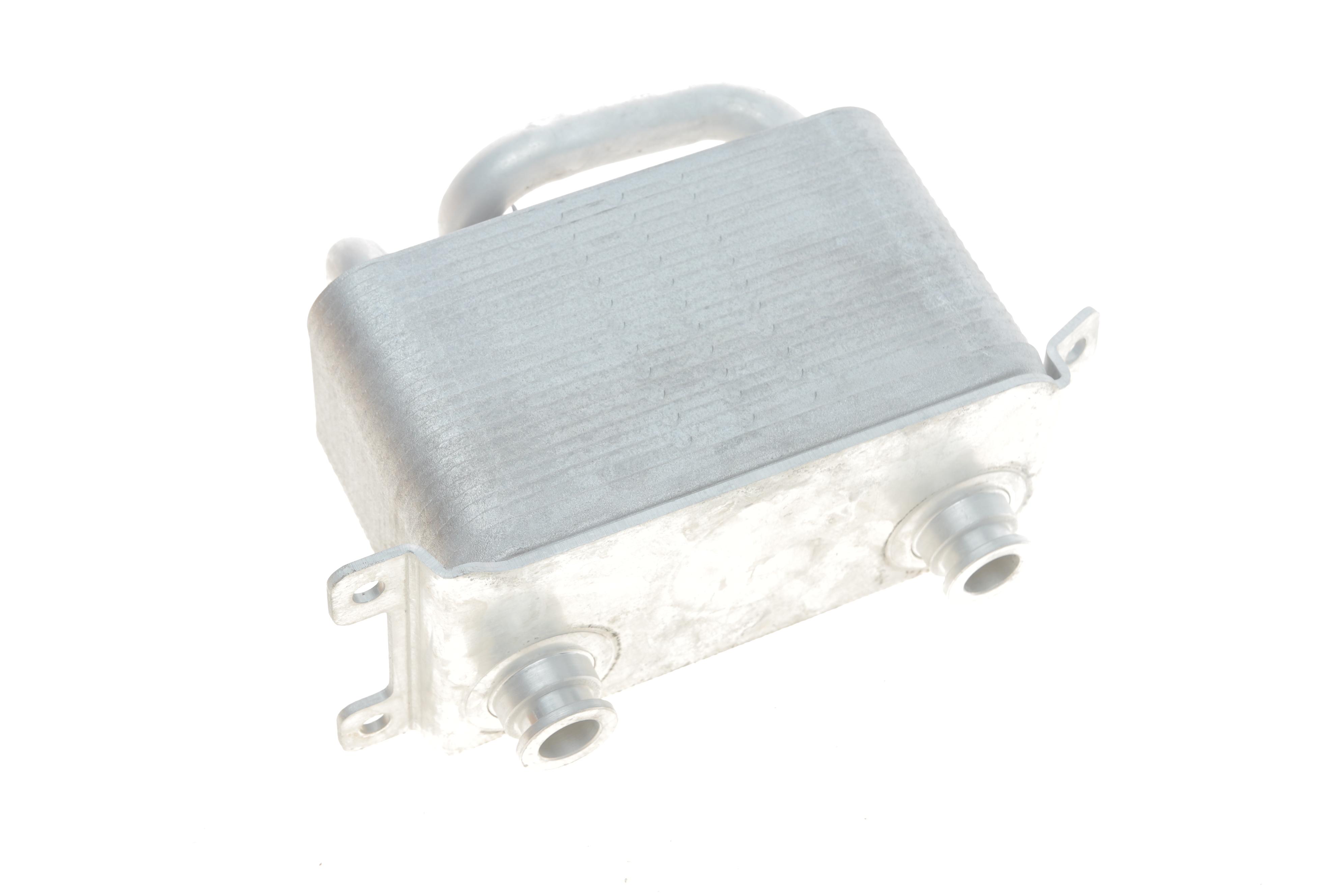 Радіатор масляний BMW 3 (E90)/5 (F10)/6 (E63)/X5 (F15)/X6 (E71) 04-18 B48/N20/N26/N52/N53/N55