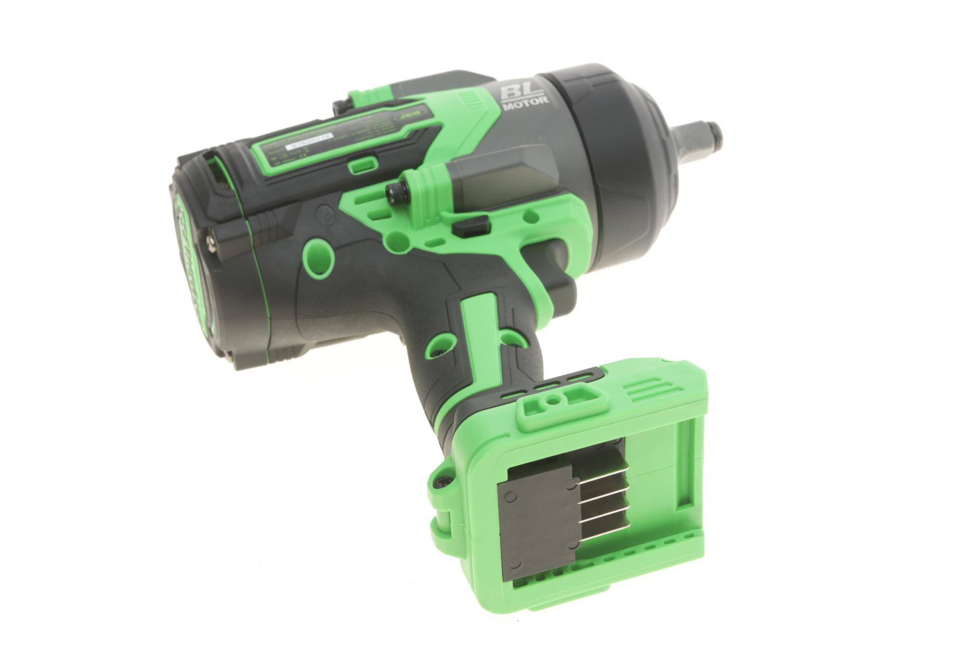 Гайкокрут акумуляторний 1/2" 1300 Нм 20В 4Ah (АКБ і зарядн. пристрій)