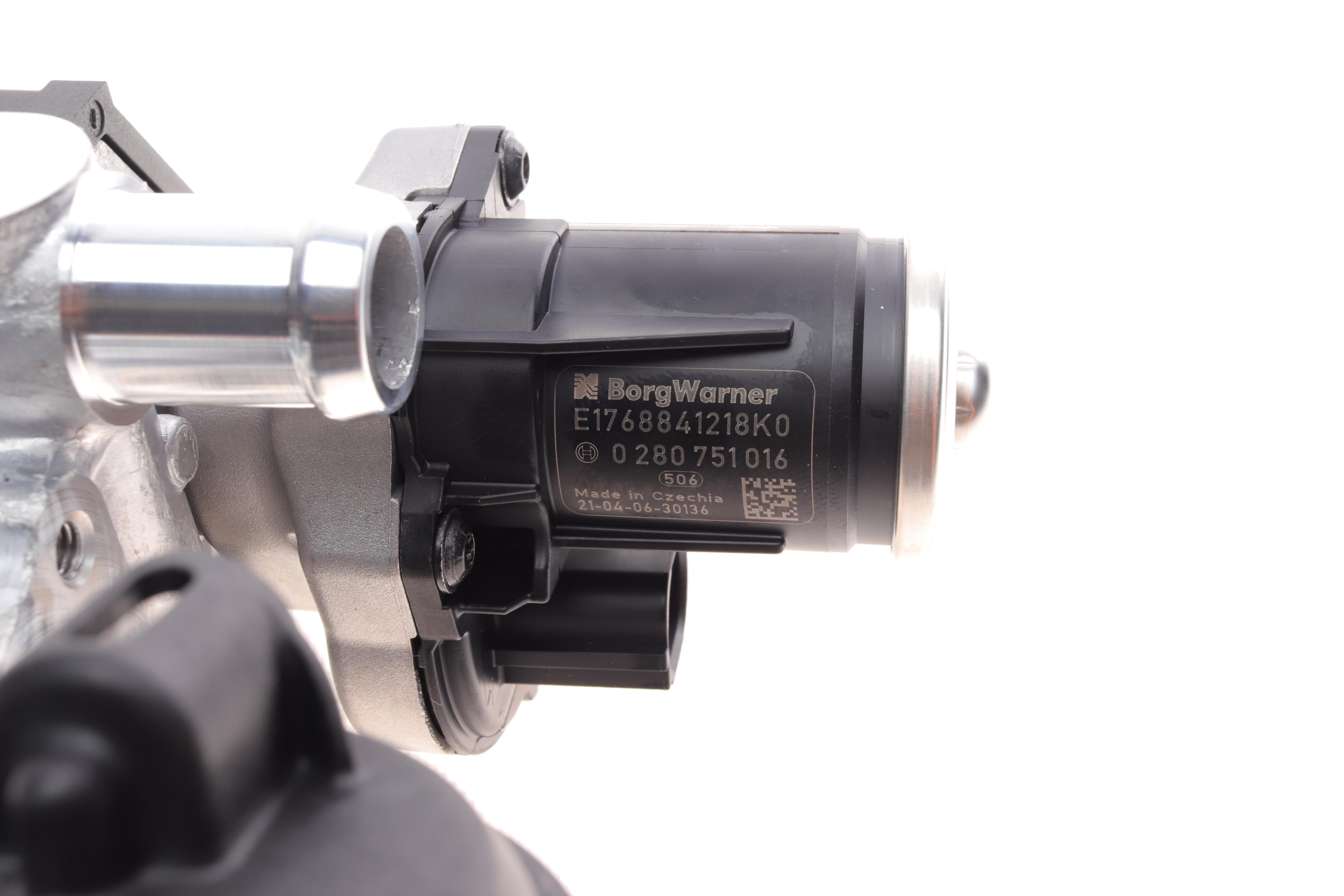 Радіатор рециркуляції ВГ з клапаном EGR VW Caddy 1.6/2.0TDI 09- (OE-Version)