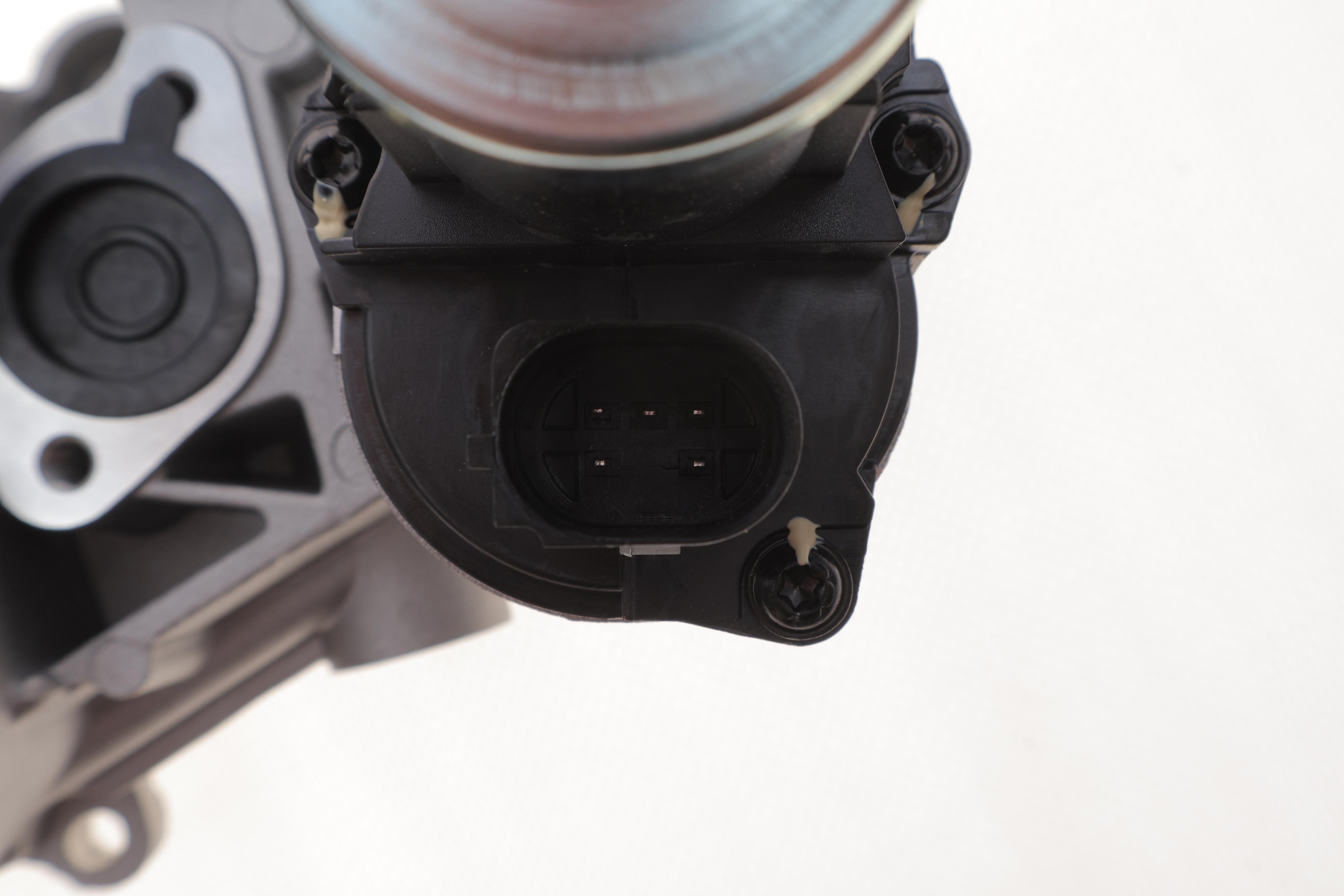 Радіатор рециркуляції ВГ з клапаном EGR Seat Ibiza 1.2 TDI 10-