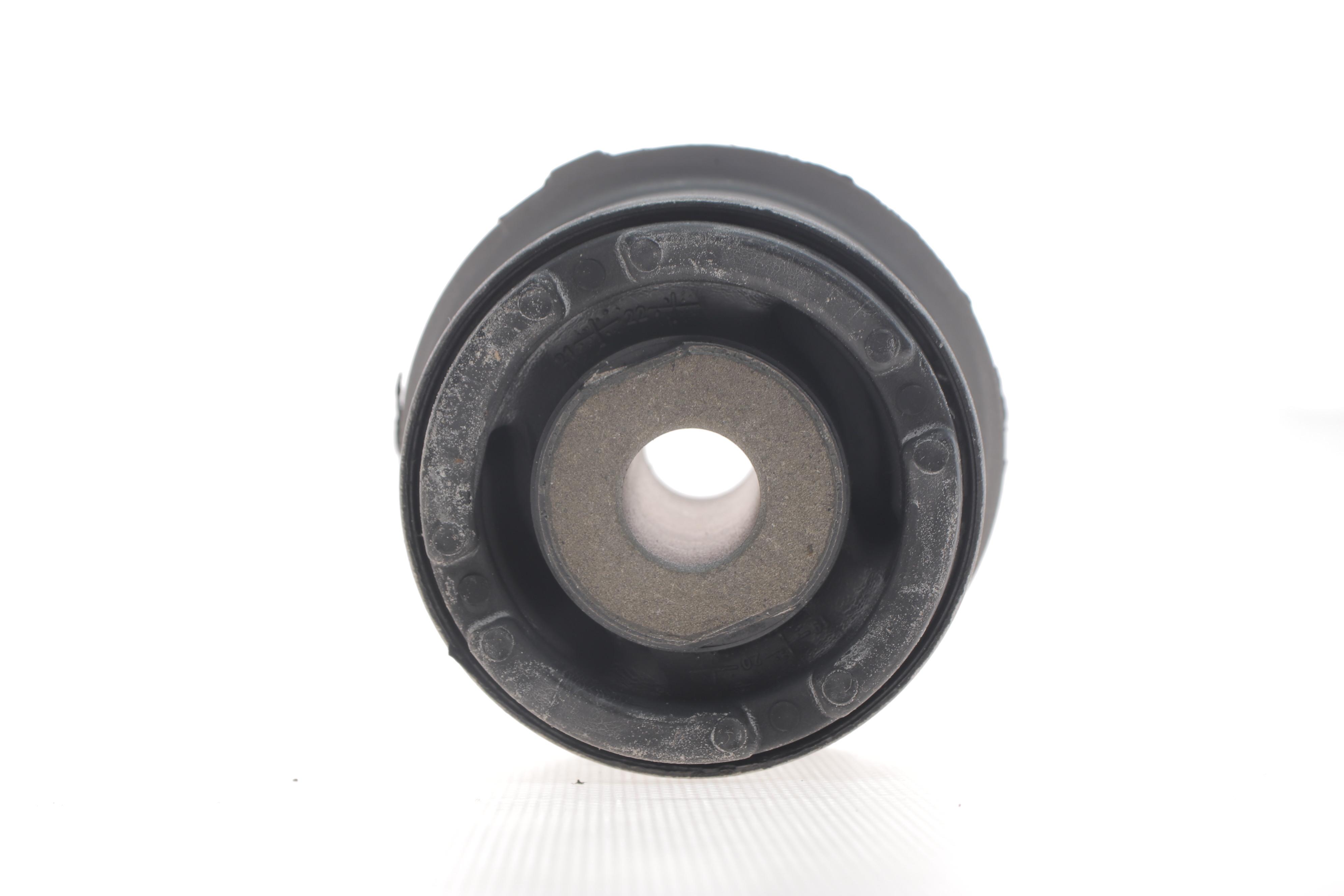 Сайлентблок балки (задньої/ззаду) Hyundai Santa Fe II 06-13 (L)