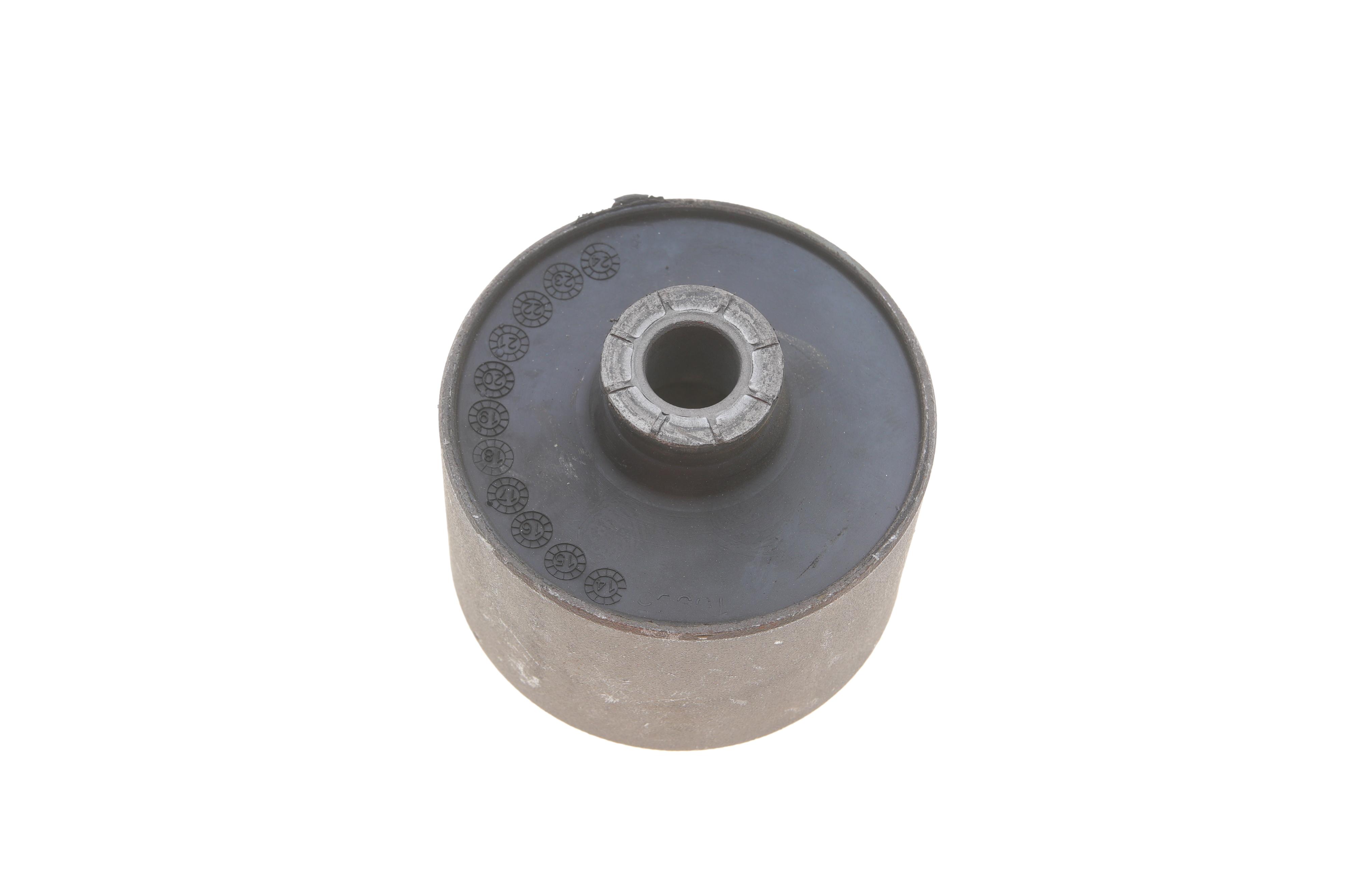 Сайлентблок балки (задньої) Renault Trafic 01-