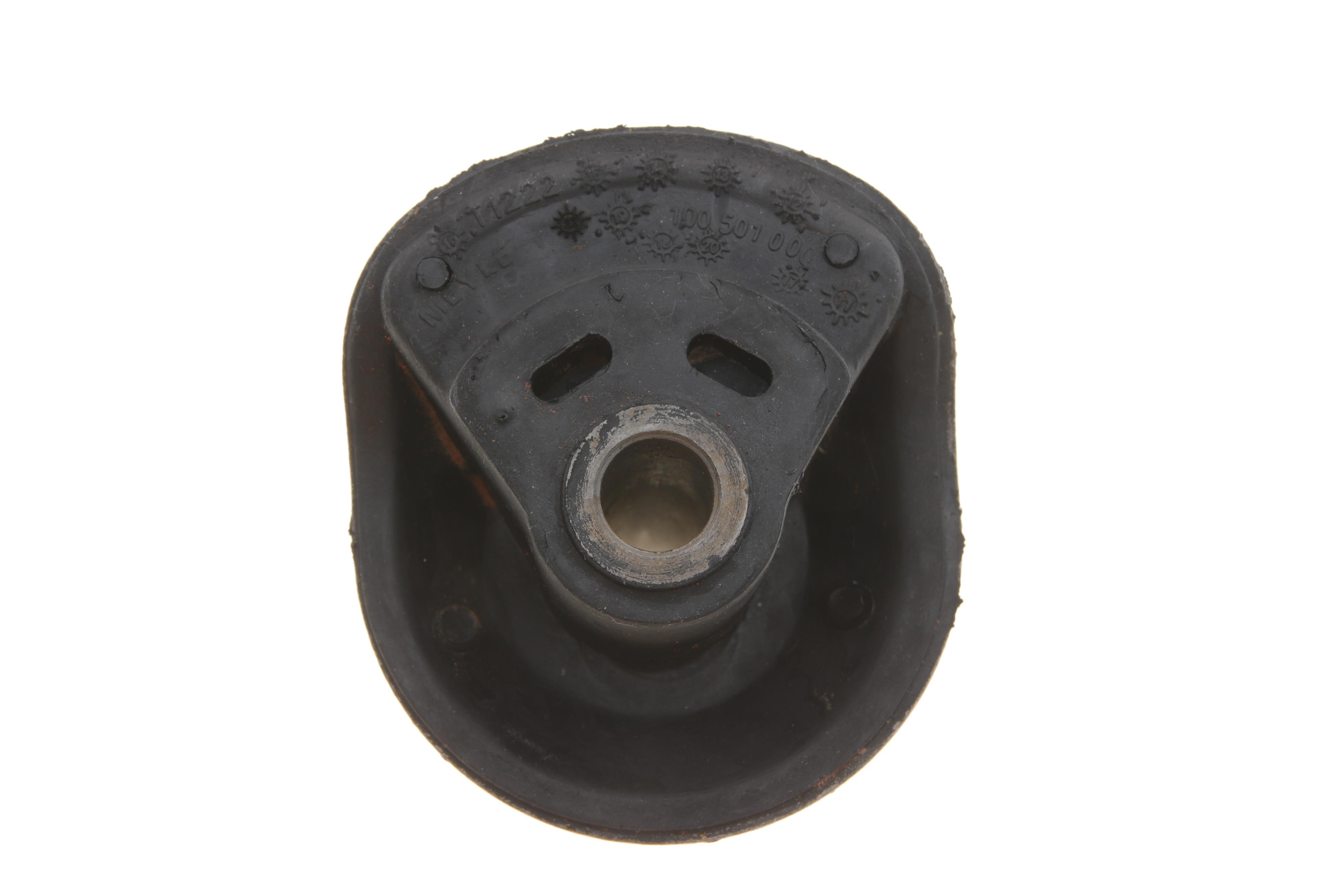 Сайлентблок балки (задньої) VW Golf II 83-91