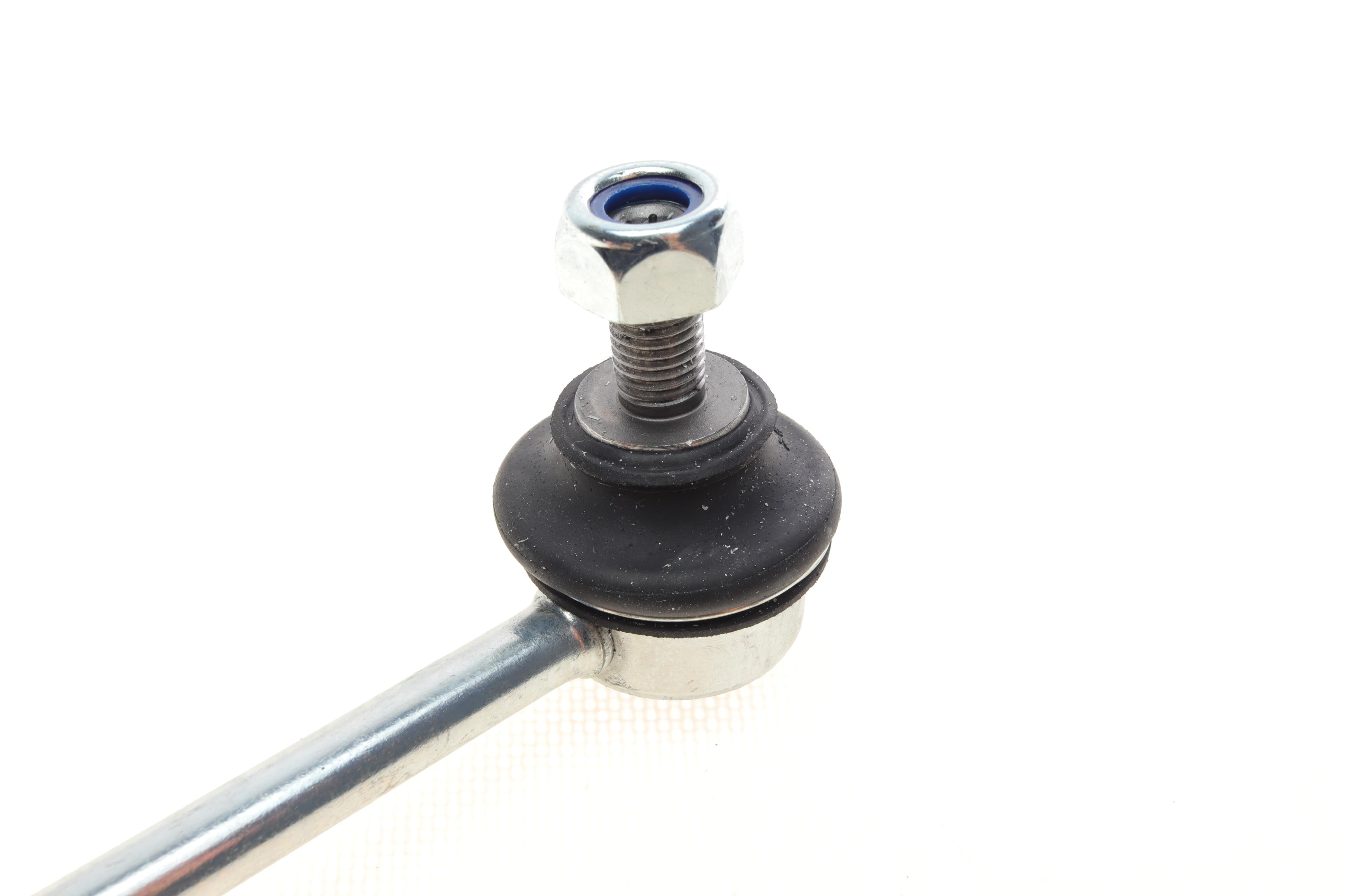 Тяга стабілізатора (переднього) (R) BMW 5 (E60) 03-