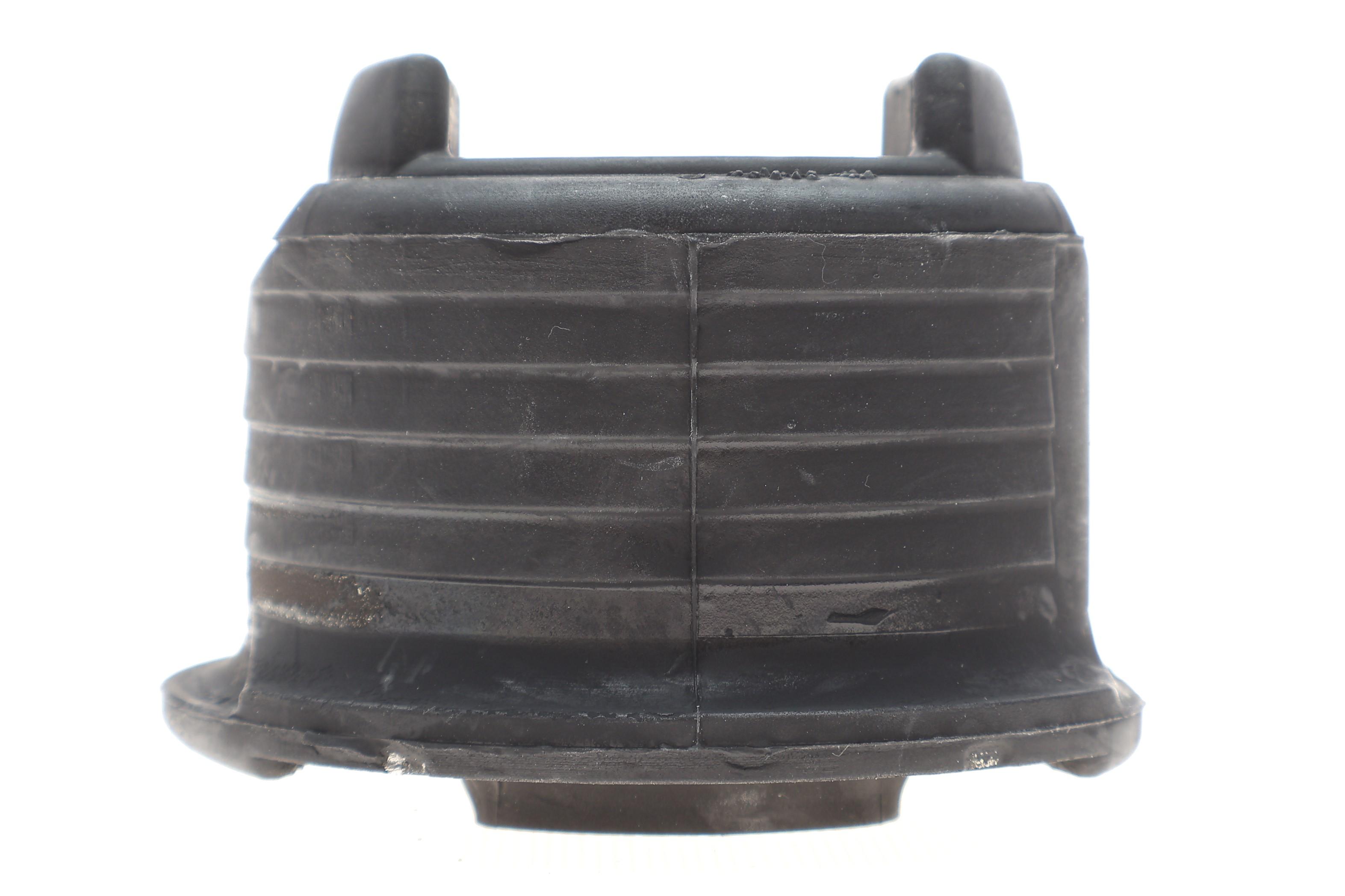 Сайлентблок балки (задньої/знизу/ззаду/ззовні) MB E-class (W124) 93-95