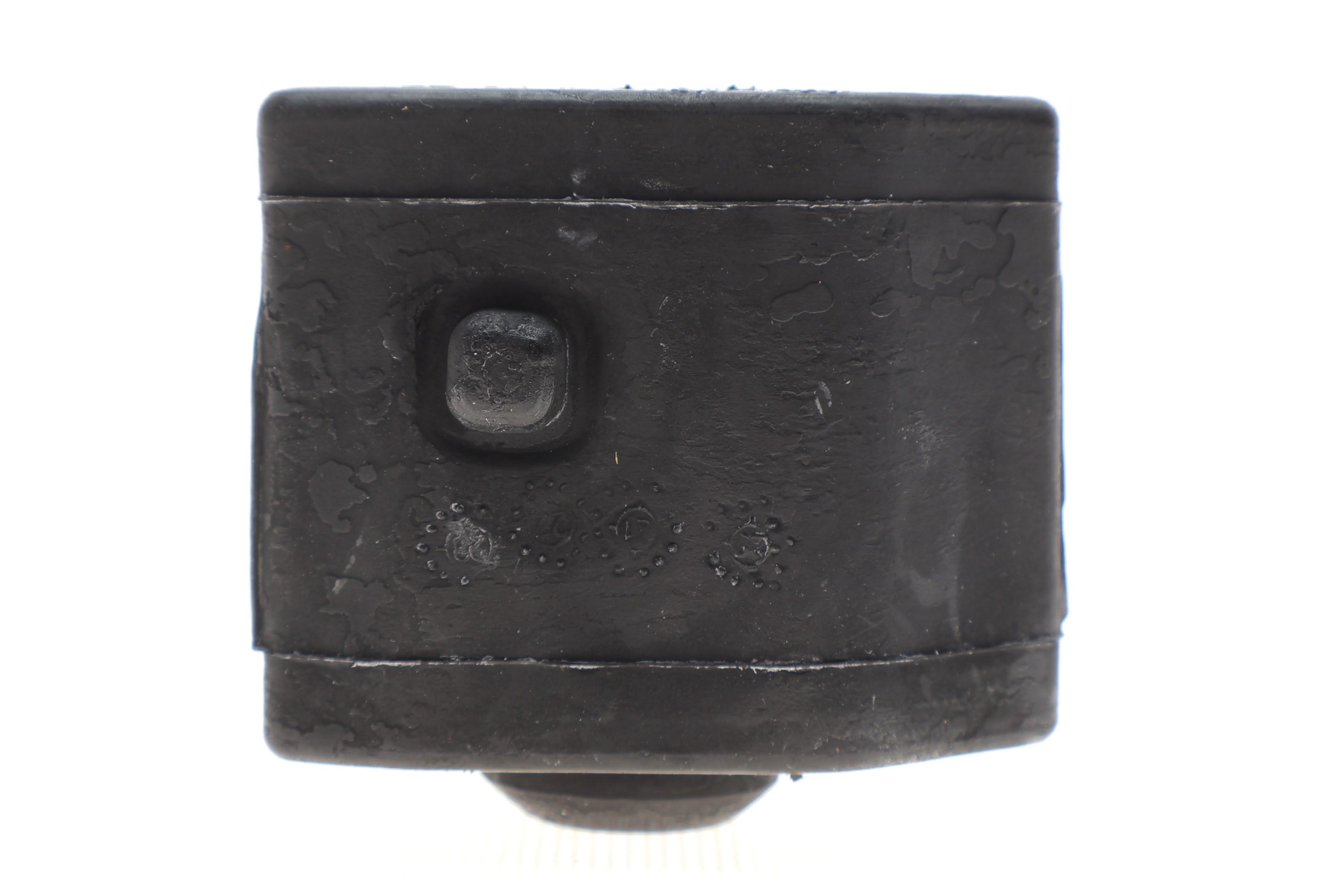 Втулка стабілізатора (переднього) Toyota Auris/ Corolla 05- (d=21mm) (R)