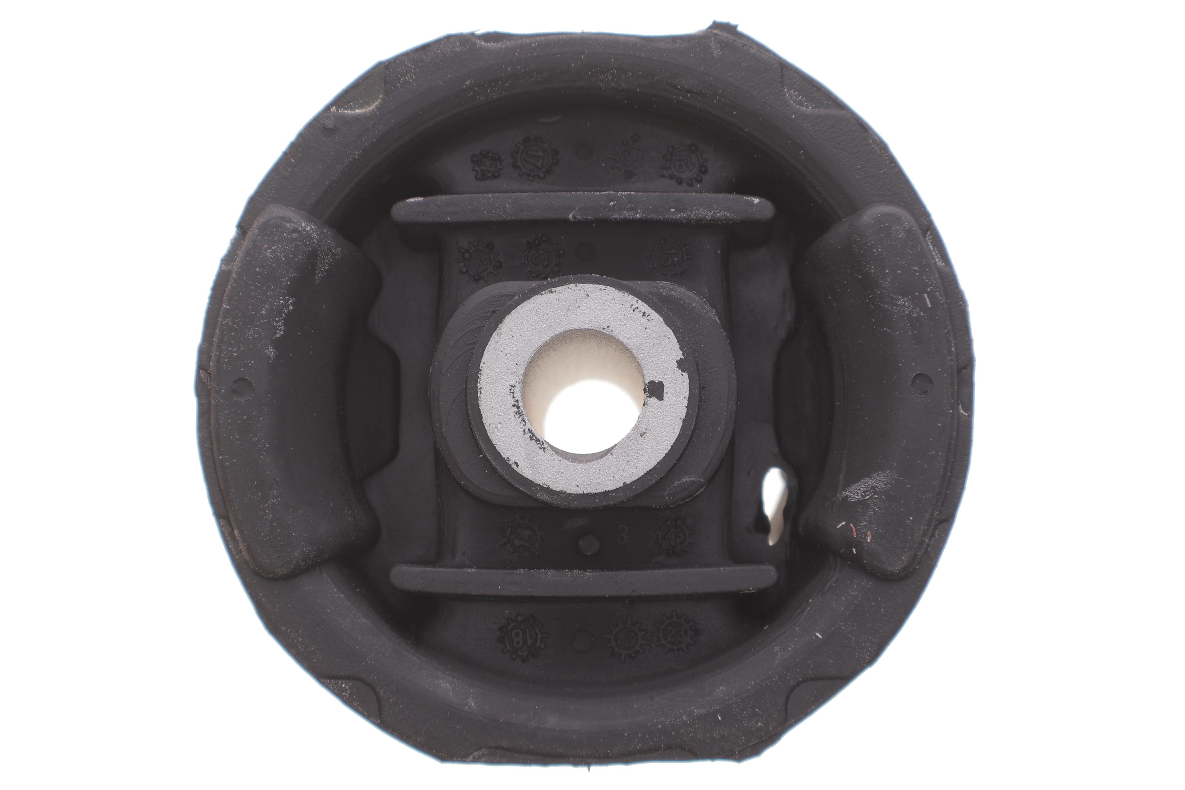 Сайлентблок балки (задньої) BMW 5 (E34)/7 (E32) 86-97