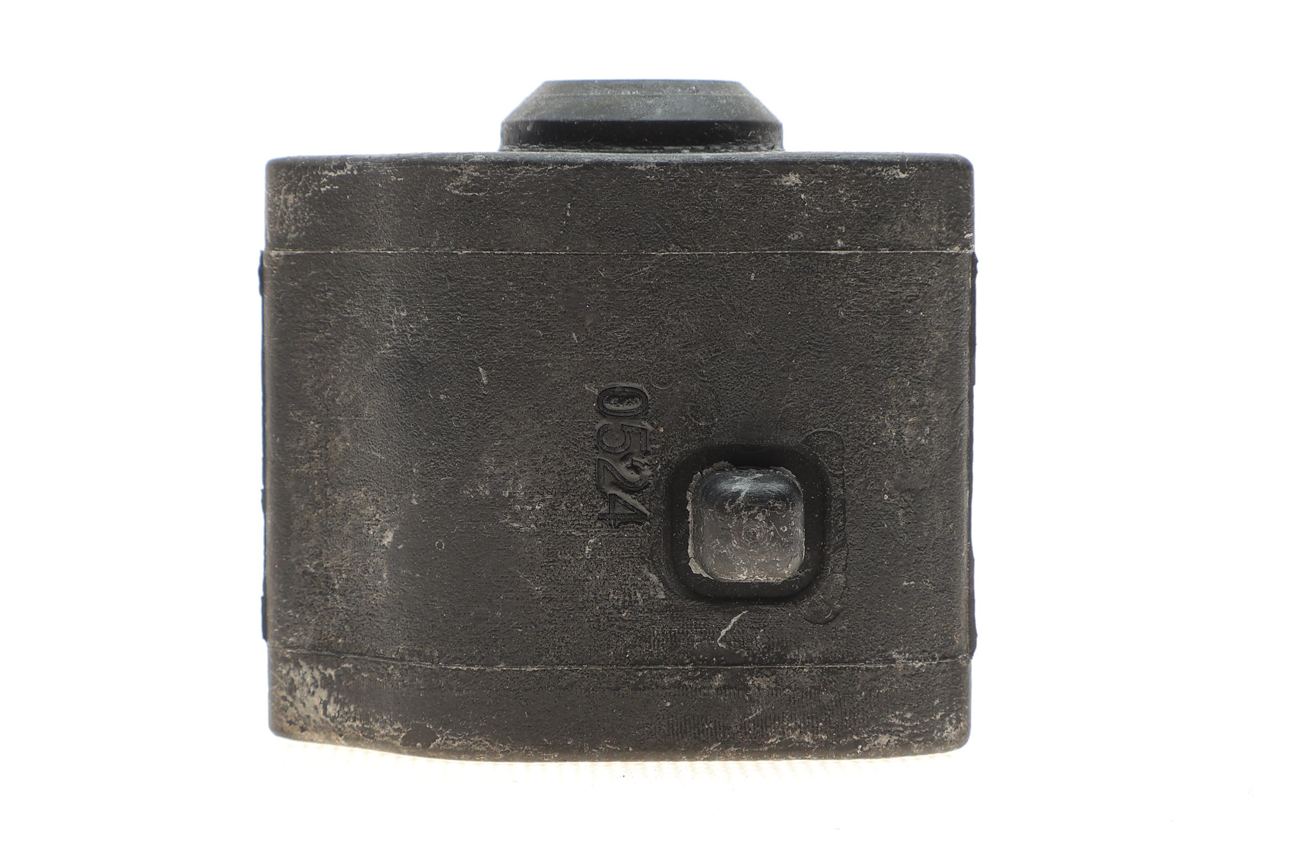 Втулка стабілізатора (переднього) Toyota Auris 12-18/Avensis 08-18 (d=21mm) (R)