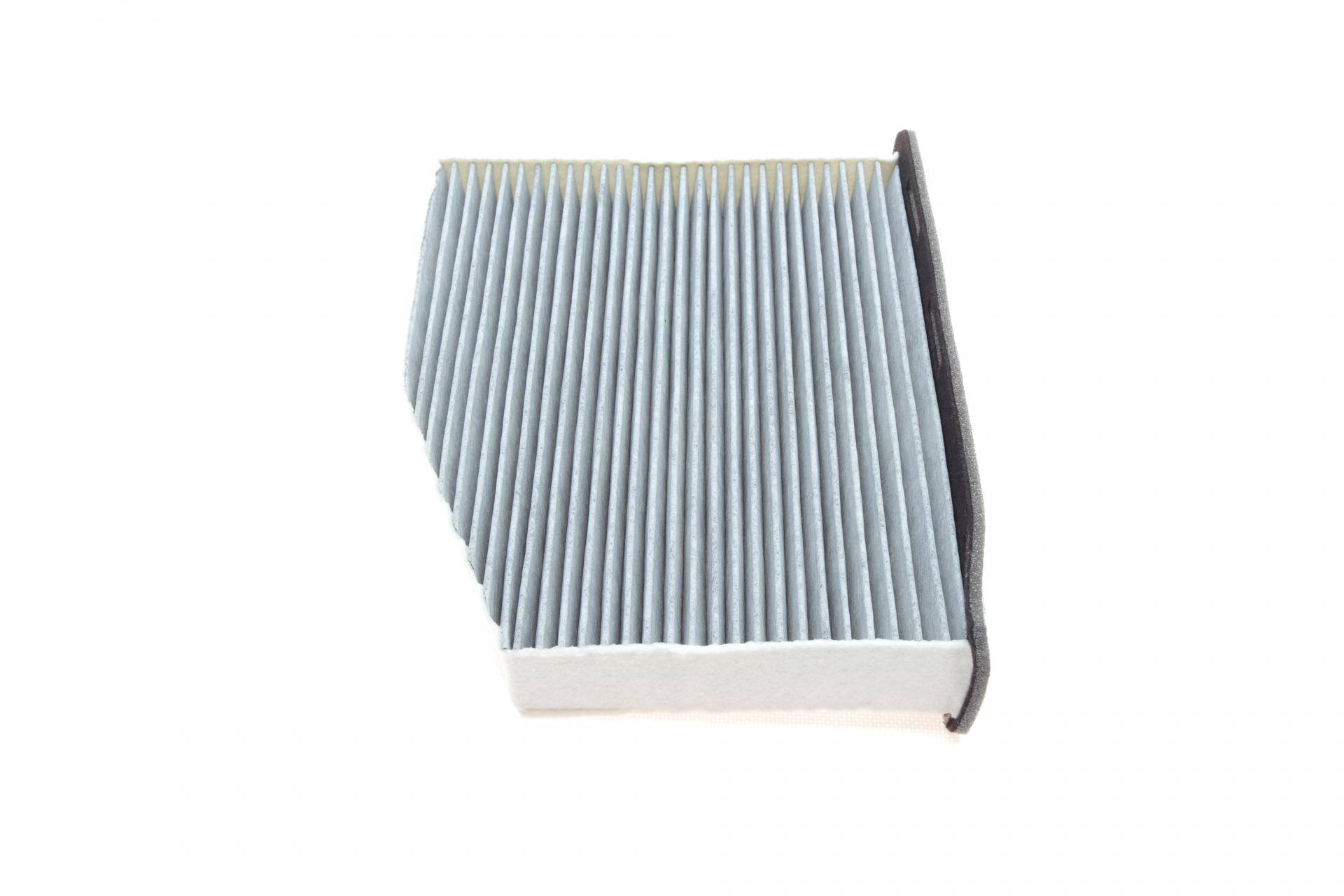 Фільтр салону Audi A3/Q3/Skoda Octavia/SuperB/VW Caddy/Golf/Passat/Touran 1.0-3.6 (вугільний) 03-