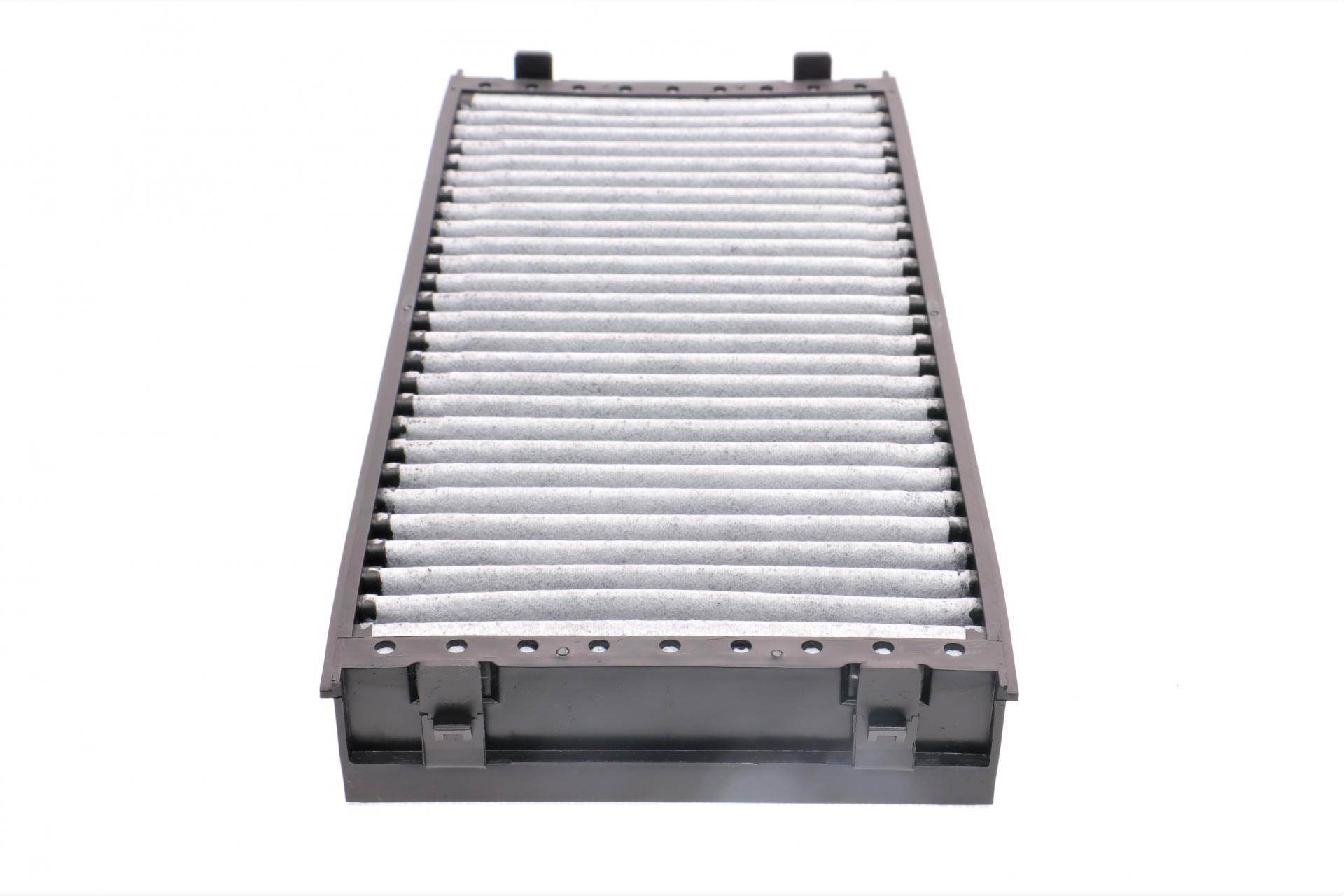 Фільтр салону BMW X5 (E70/F15)/X6 (E71/E72) 2.0-4.8 07- (вугільний)