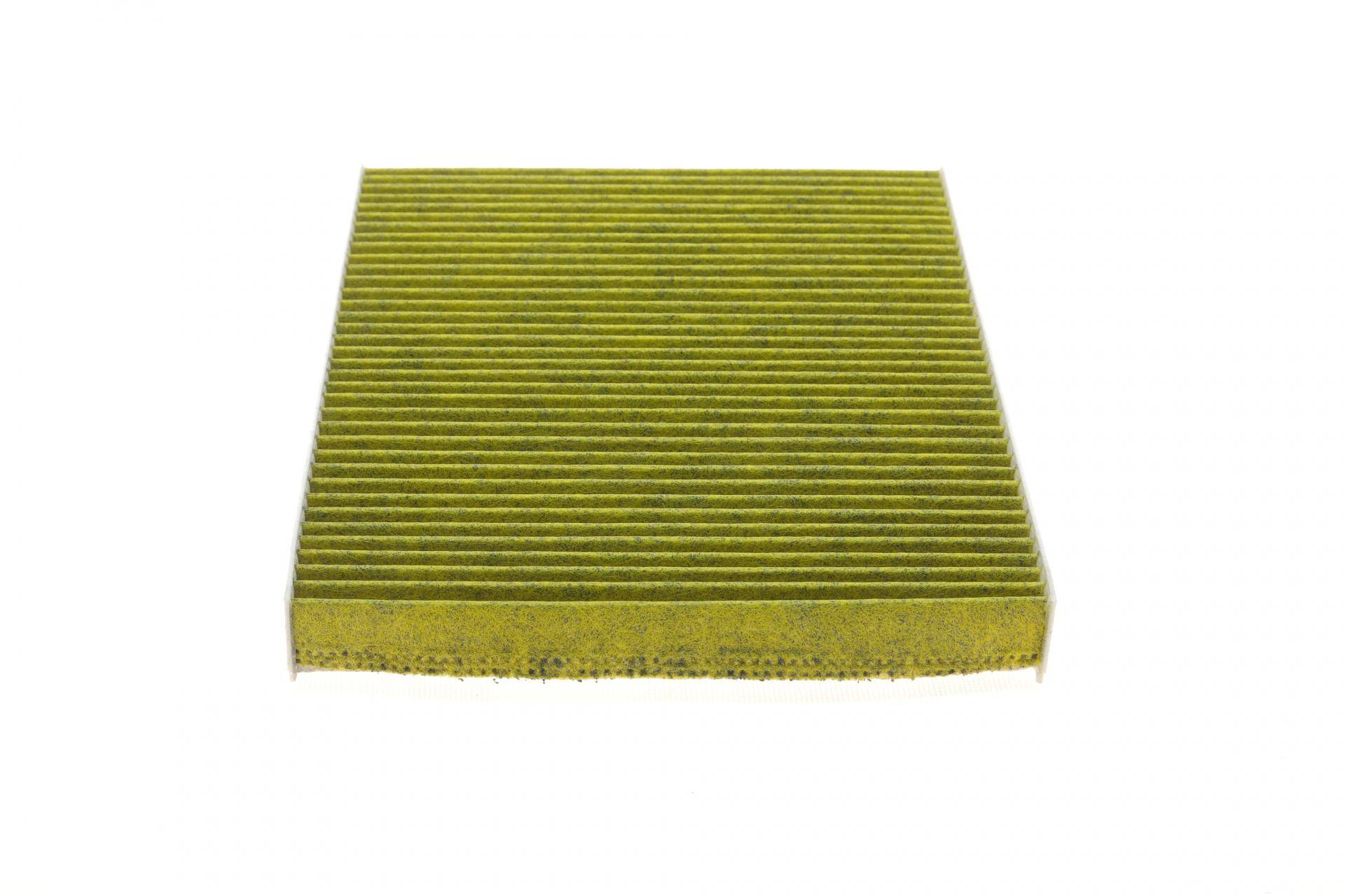 Фільтр салону VW Golf IV/Skoda Octavia/Audi A3 1.0-3.2 92-10 (вугільний)