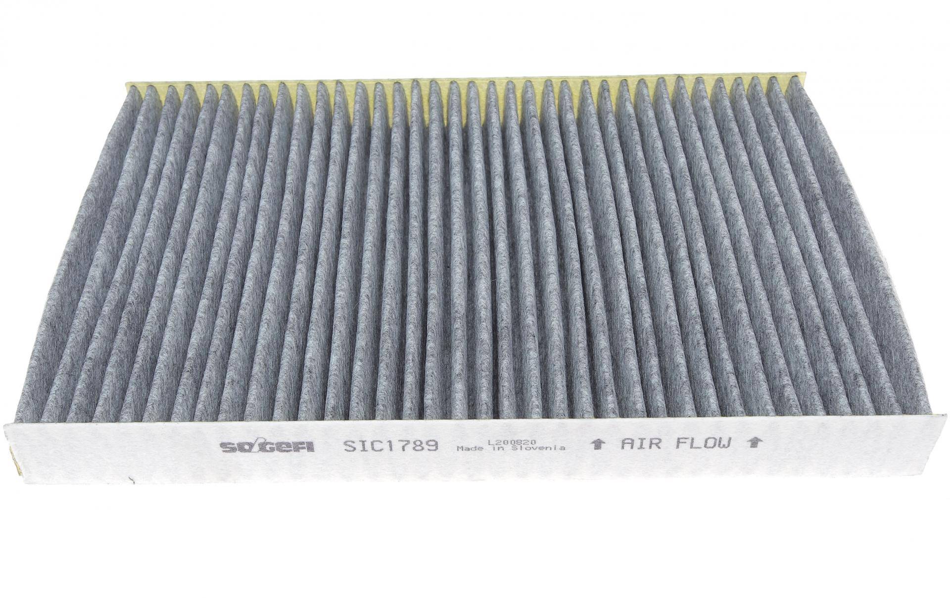 Фільтр салону Audi A4/A6 1.6-4.2 97- (вугільний)