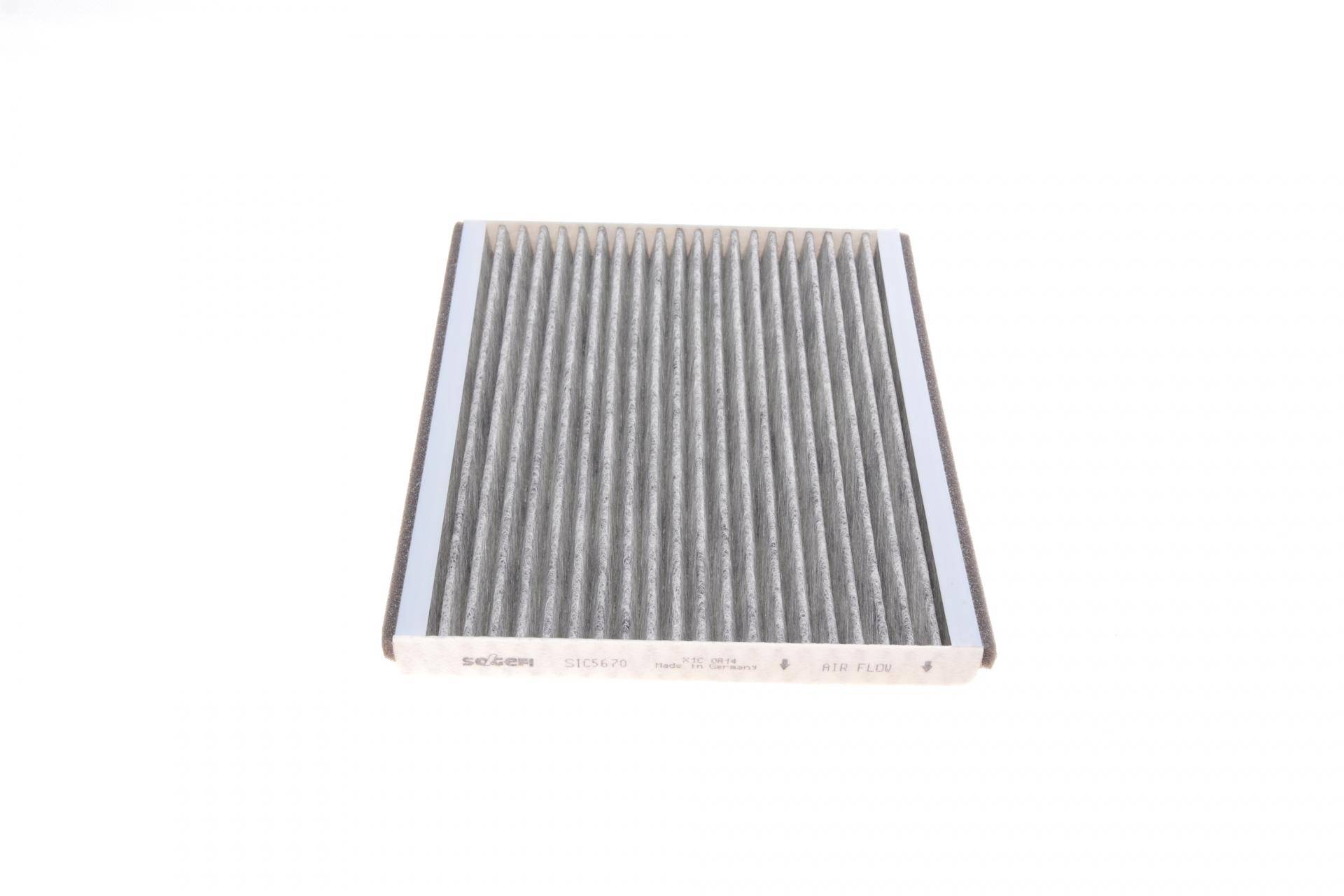 Фільтр салону Hyundai Accent III 05-10/i30 11-/KIA Ceed 12- (вугільний)