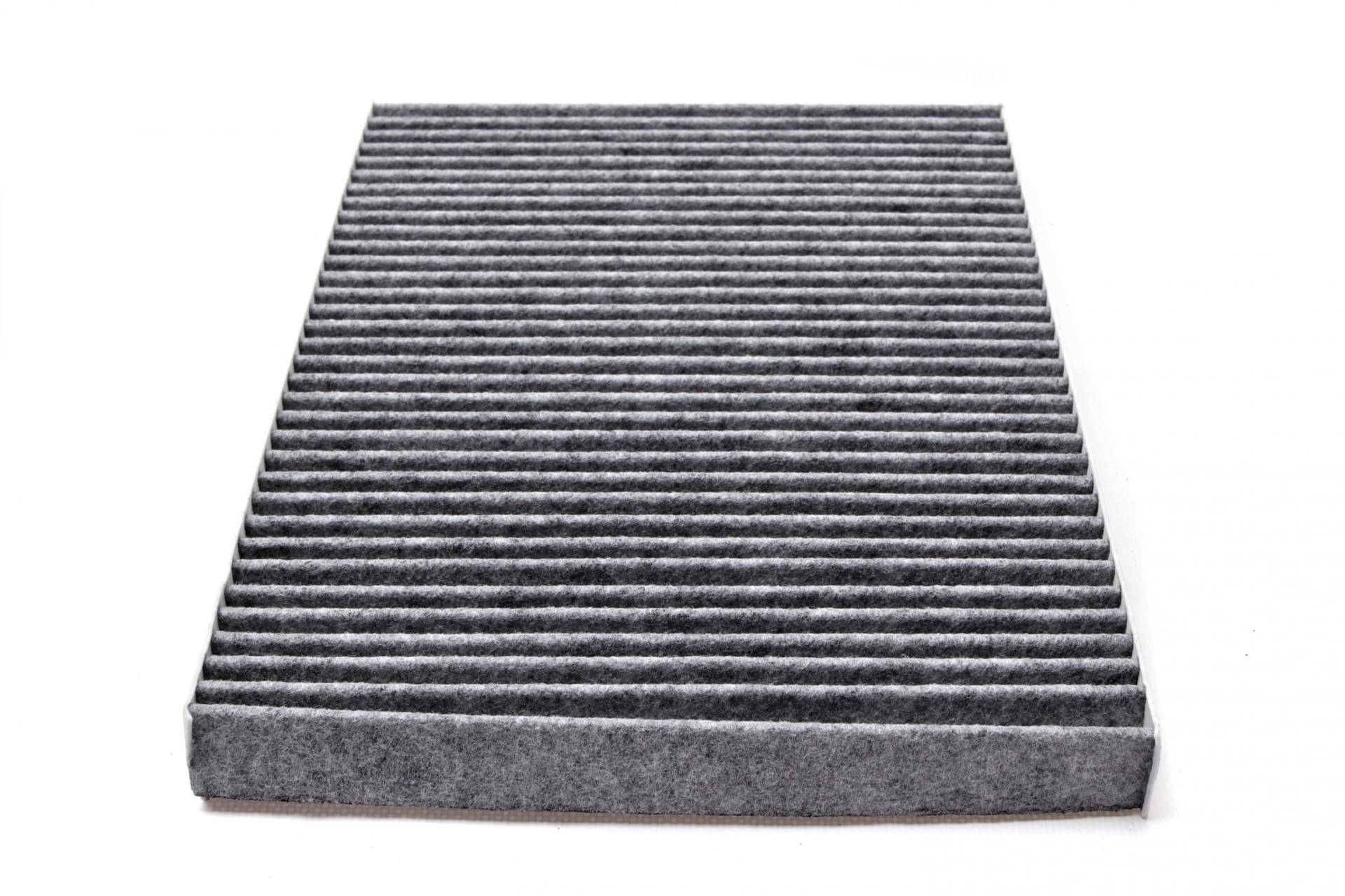 Фільтр салону VW Golf 1.6/1.8/1.9SDI/1.9TDI/2.0-16V 97- (вугільний)