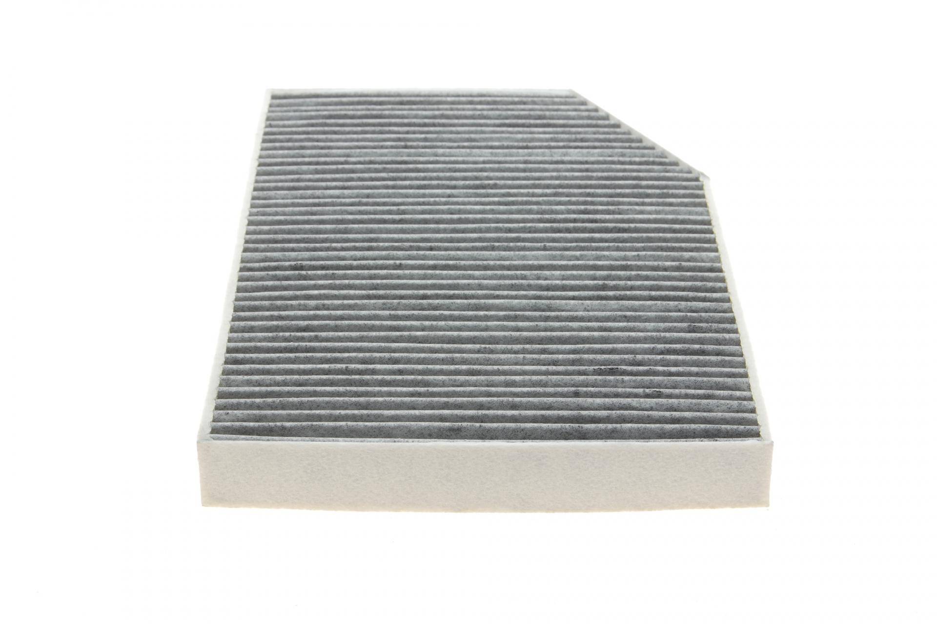 Фільтр салону BMW 3 (G20/G20)/X3 (G01/F97)/X4 (G02/F98) 17- (вугільний)