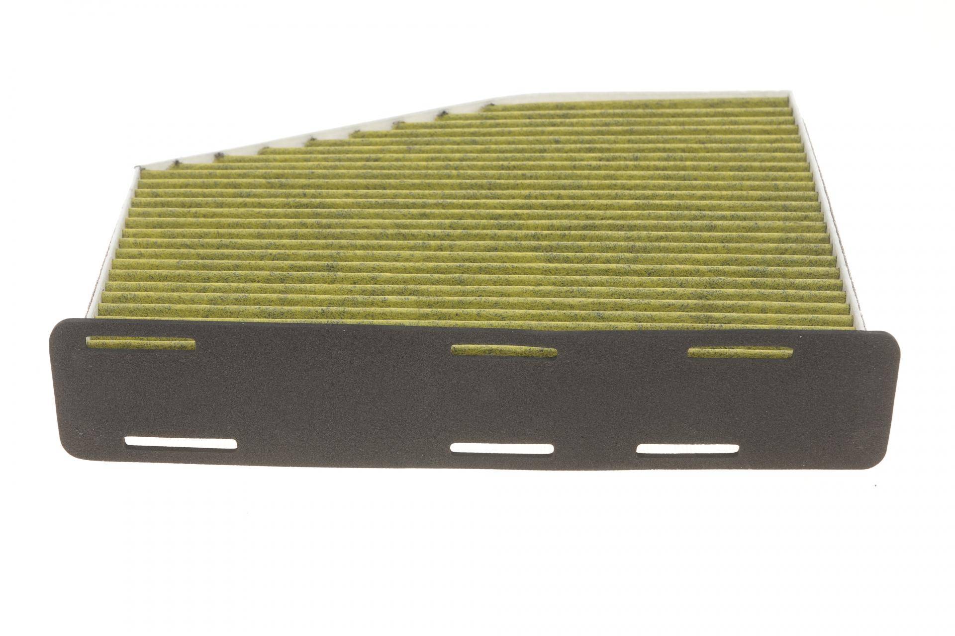 Фільтр салону VW Caddy 1.9TDI 03- (вугільний)