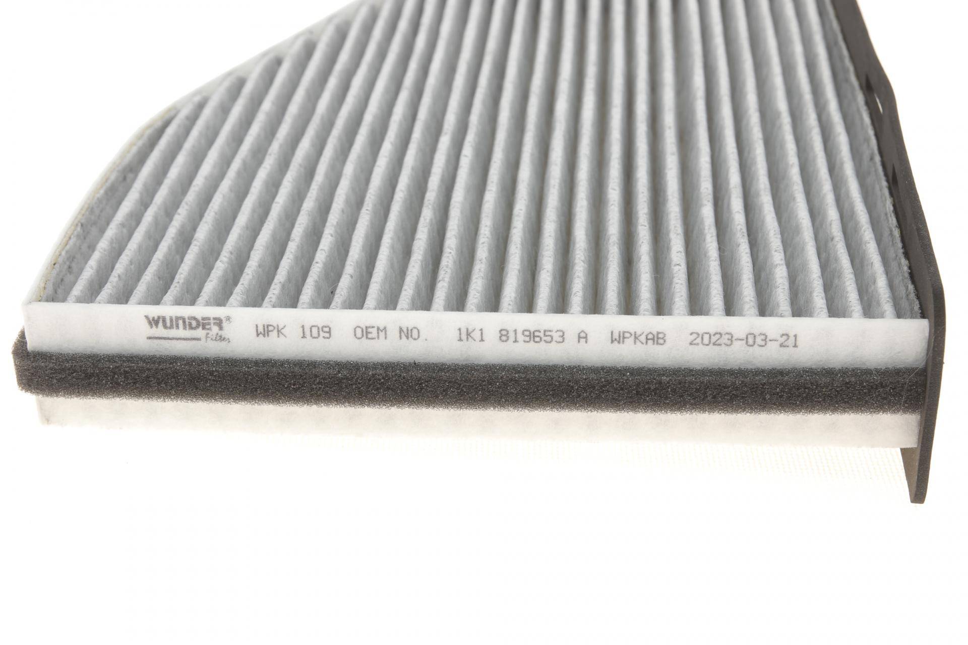 Фільтр салону VW Caddy 1.9TDI 03- (вугільний)