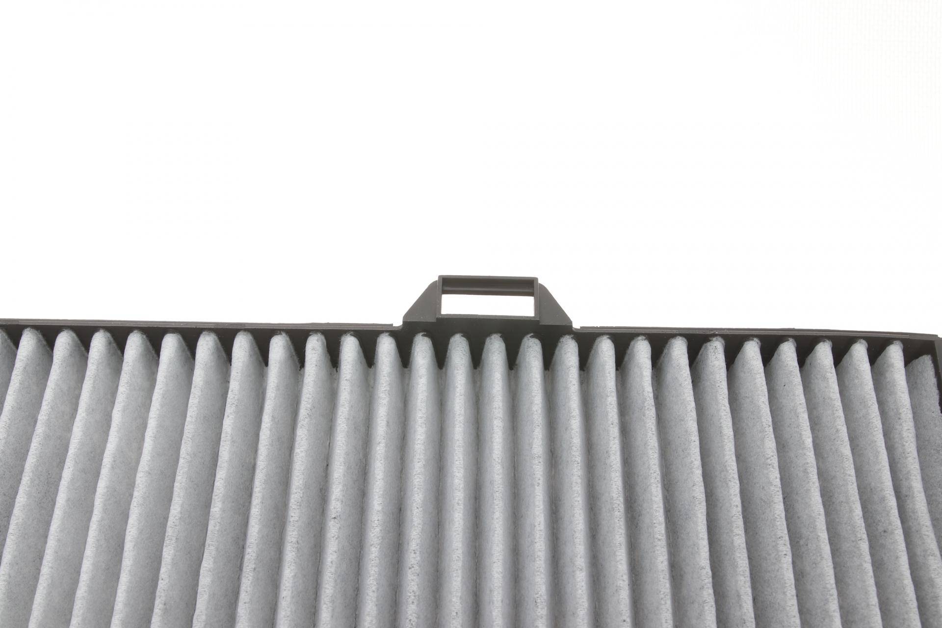 Фільтр салону BMW 3 (E90)/X1 (E84) 03- (вугільний)